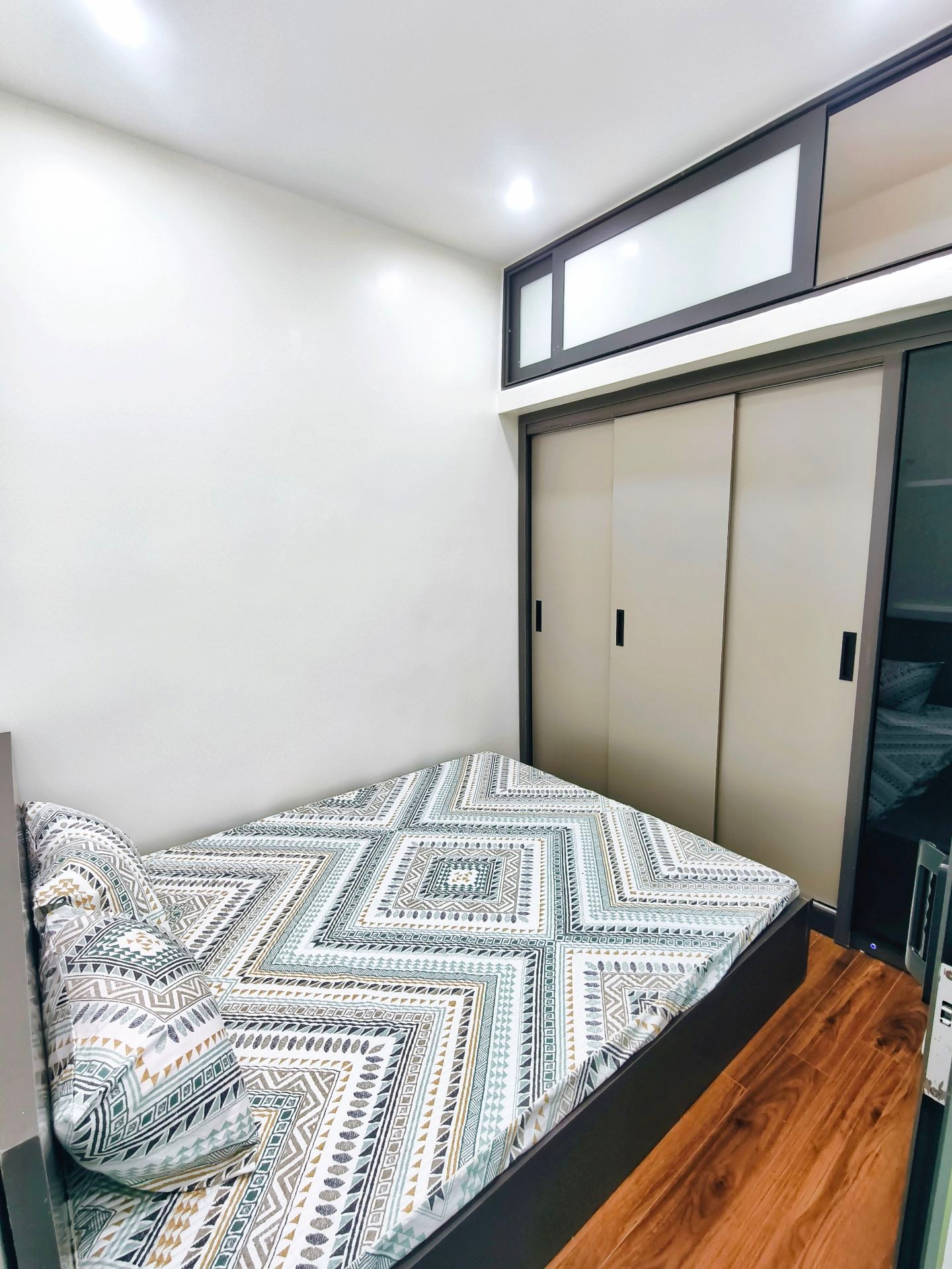 Bán nhà Nguyễn Công Trứ - diện tích 80m2 1 tầng - Căn hộ tầng 2 thoáng sáng - giá 4,6 tỷ