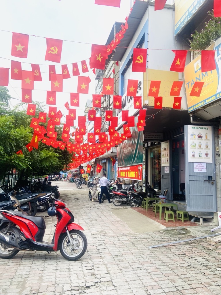 Bán nhà Nguyễn Xiển - diện tích 72m2 5 tầng - Mặt phố - giá 28 tỷ