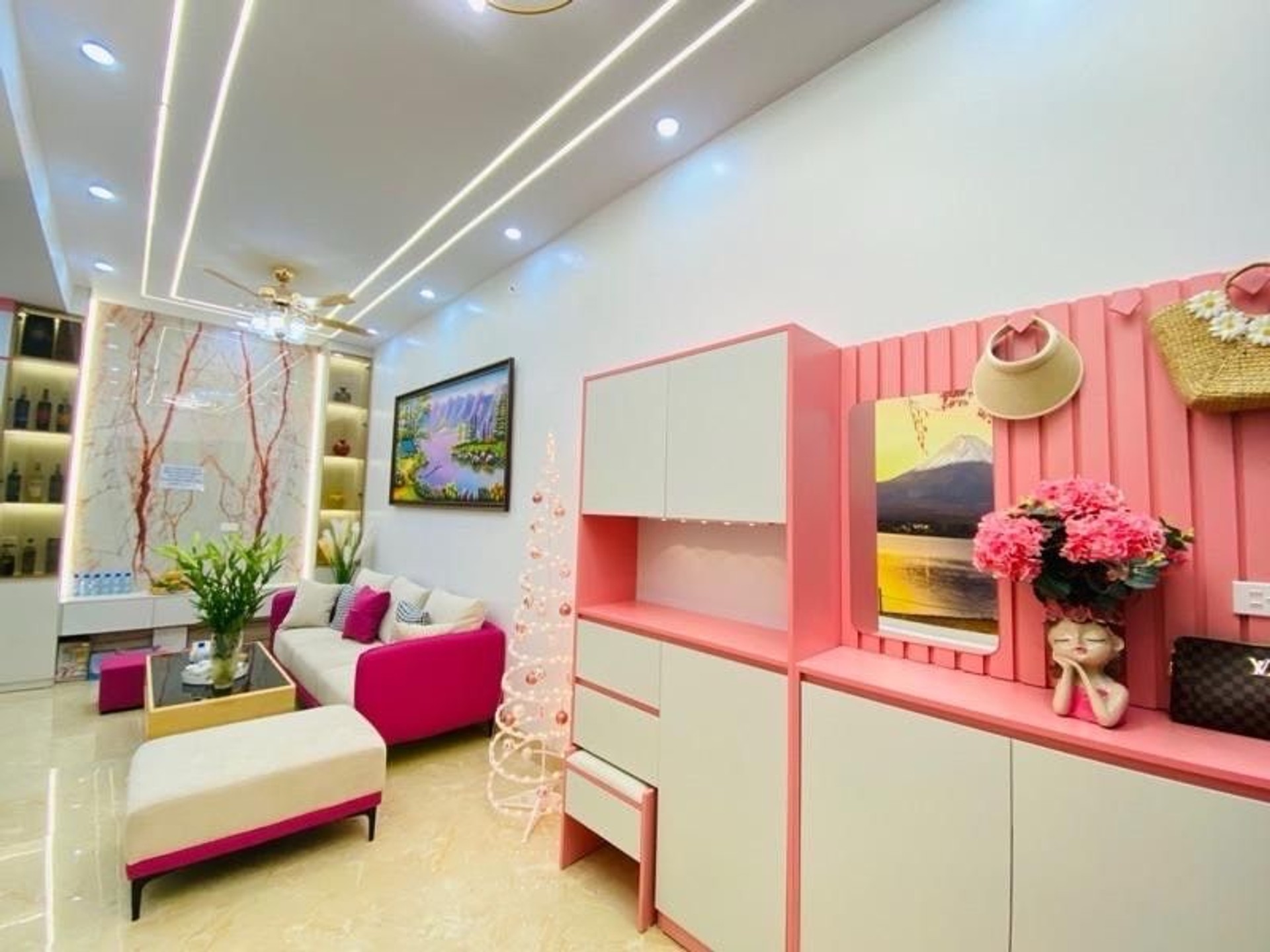 Bán nhà Khâm Thiên - diện tích 83m2 5 tầng - Mặt phố kinh doanh - giá 45 tỷ