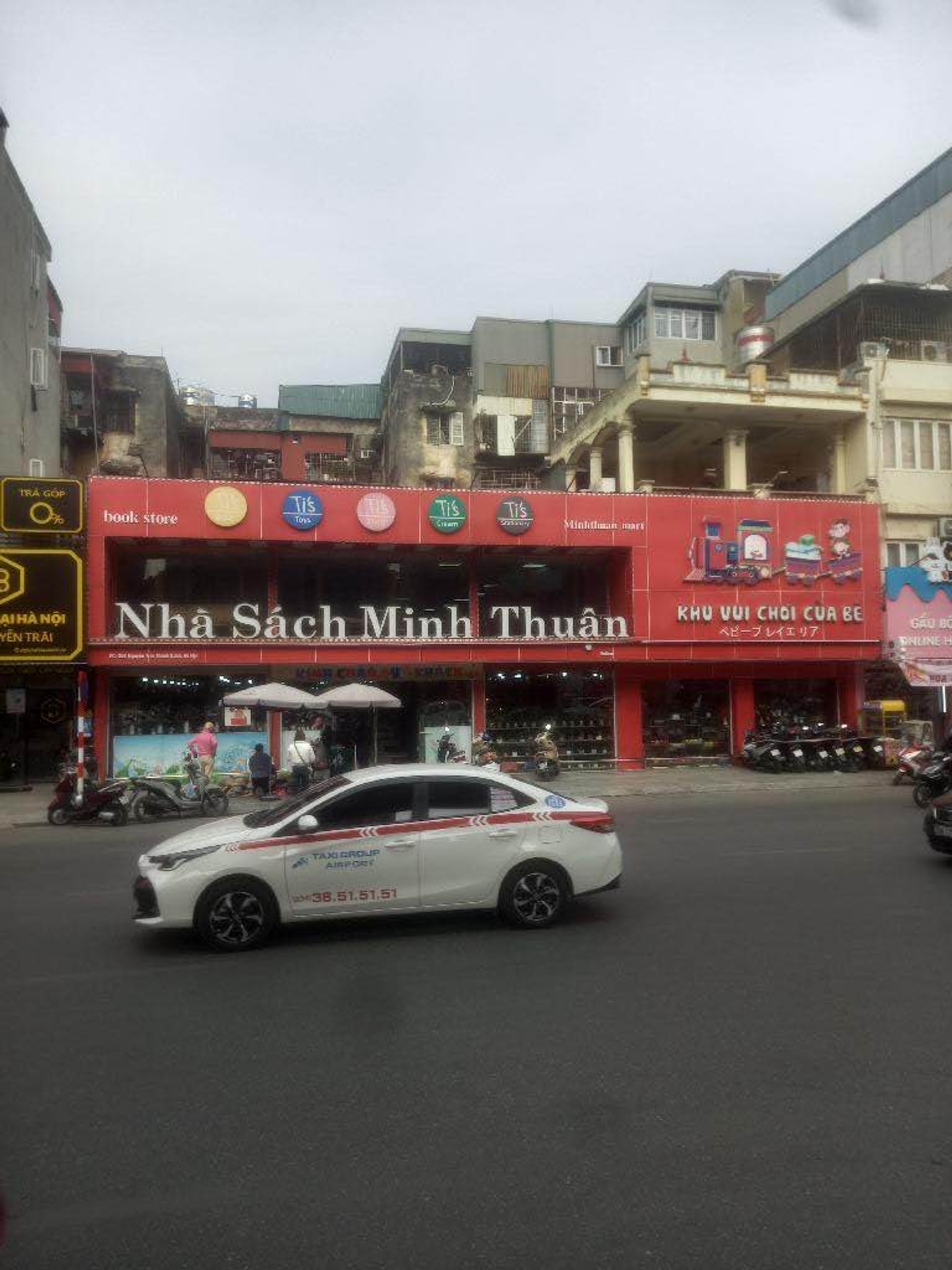 Bán nhà Nguyễn Trãi - diện tích 350m2 3 tầng - Mặt phố Kinh Doanh, Mặt Tiền Khủng - giá 74 tỷ