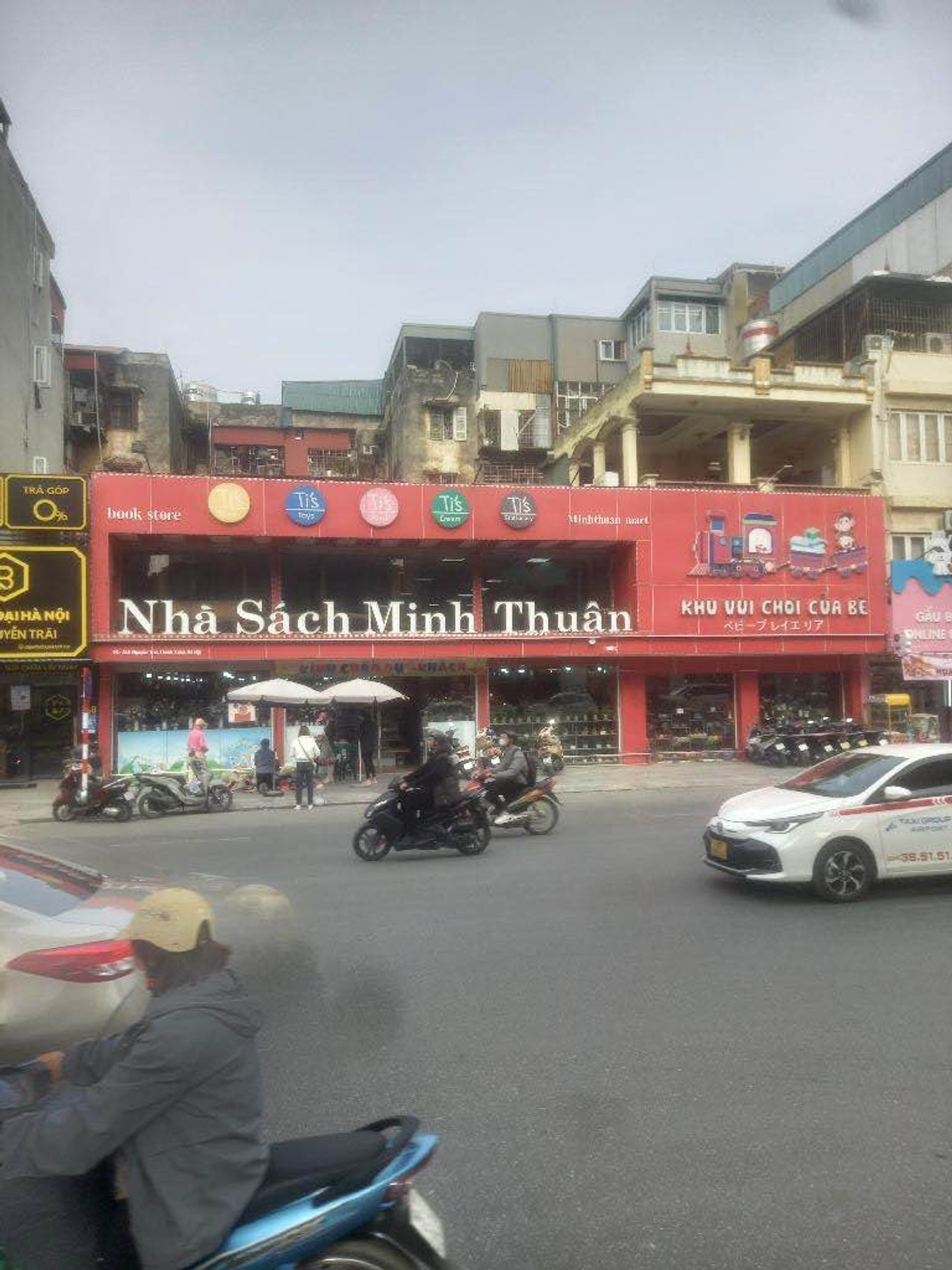 Bán nhà Nguyễn Trãi - diện tích 350m2 3 tầng - Mặt phố Kinh Doanh, Mặt Tiền Khủng - giá 74 tỷ