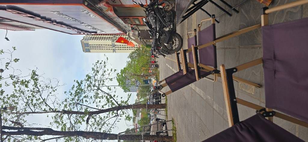 Bán nhà Huỳnh Thúc Kháng - diện tích 50m2 3 tầng - Mặt phố đất vàng - giá 55 tỷ