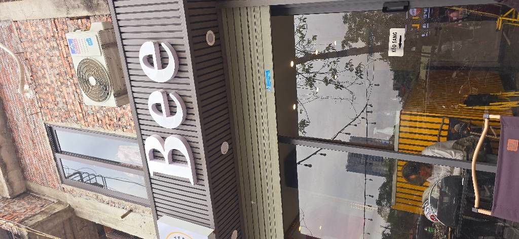 Bán nhà Huỳnh Thúc Kháng - diện tích 50m2 3 tầng - Mặt phố đất vàng - giá 55 tỷ