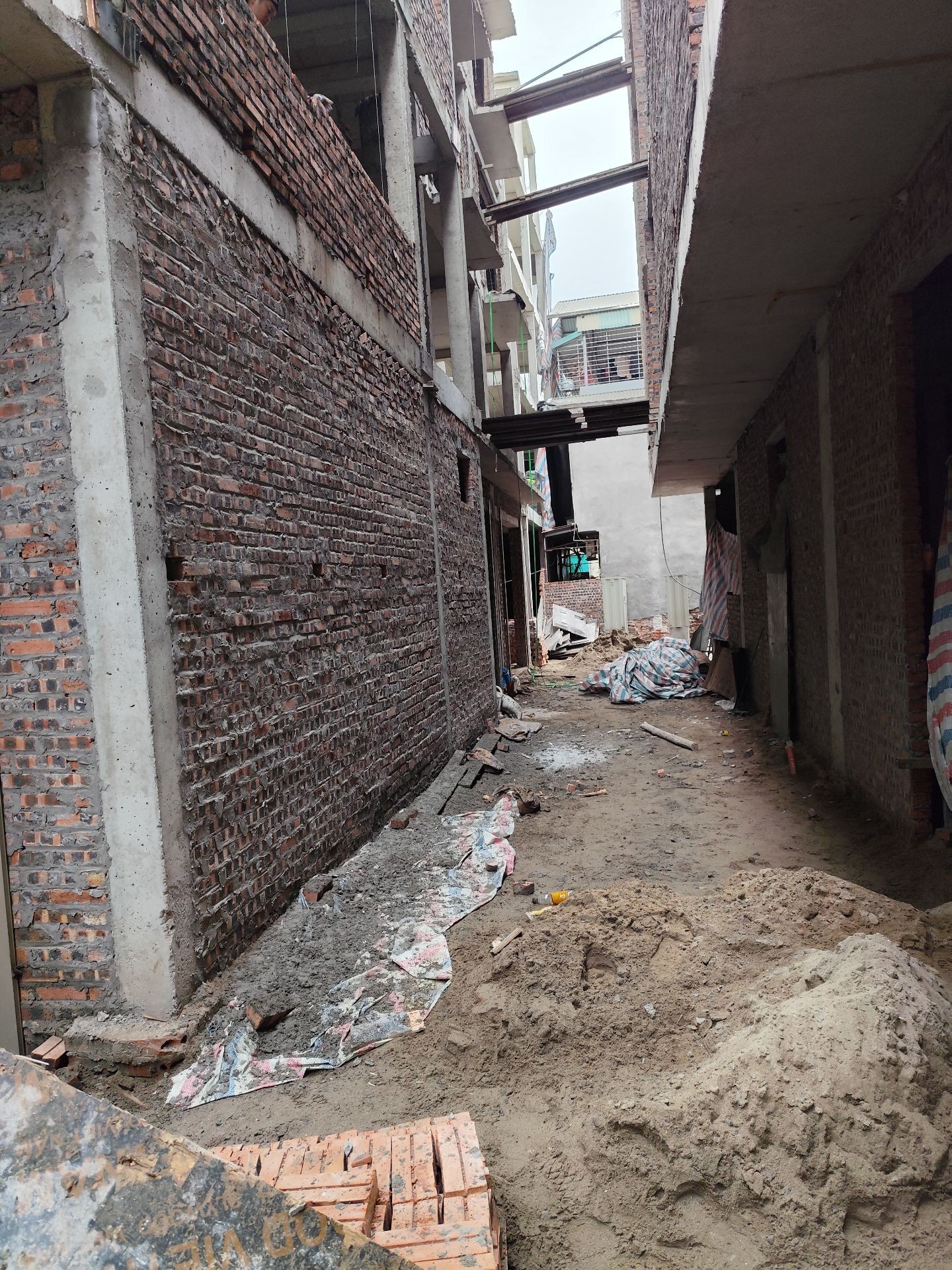Bán nhà Giải Phóng - diện tích 42m2 4 tầng - Thang máy, gara ô tô - giá 13,85 tỷ