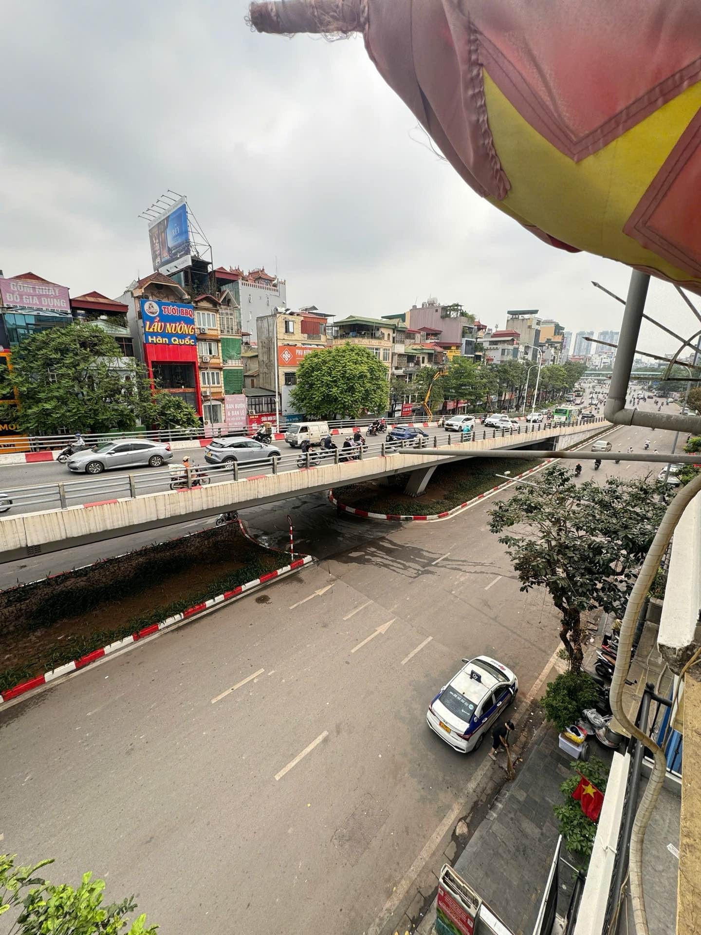 Bán nhà Trần Khát Chân - diện tích 18m2 4 tầng - Vỉa hè rộng, kinh doanh sầm uất - giá 10,5 tỷ