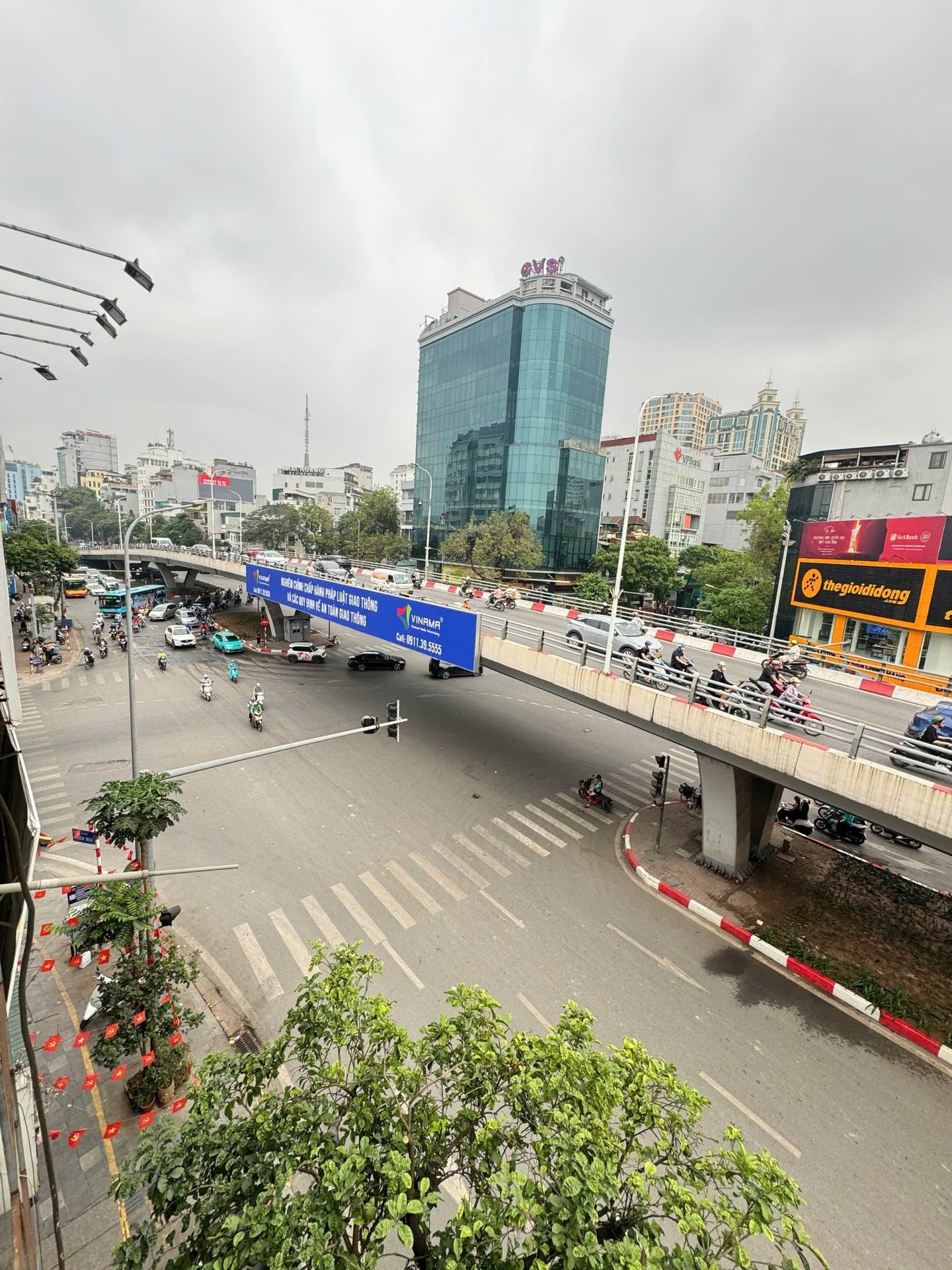 Bán nhà Trần Khát Chân - diện tích 18m2 4 tầng - Vỉa hè rộng, kinh doanh sầm uất - giá 10,5 tỷ