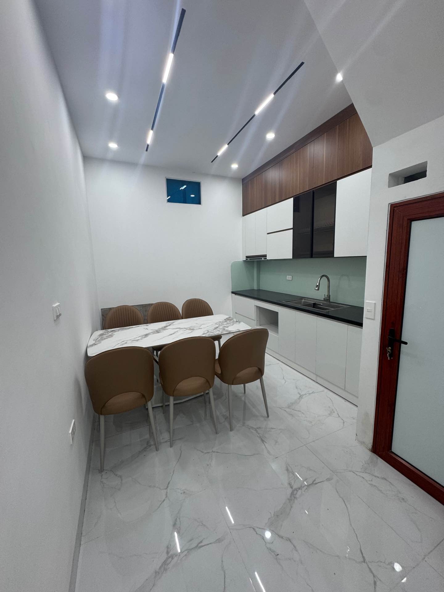 Bán nhà Kim Giang - diện tích 31m2 4 tầng - Sổ đỏ vuông đẹp - giá 9 tỷ