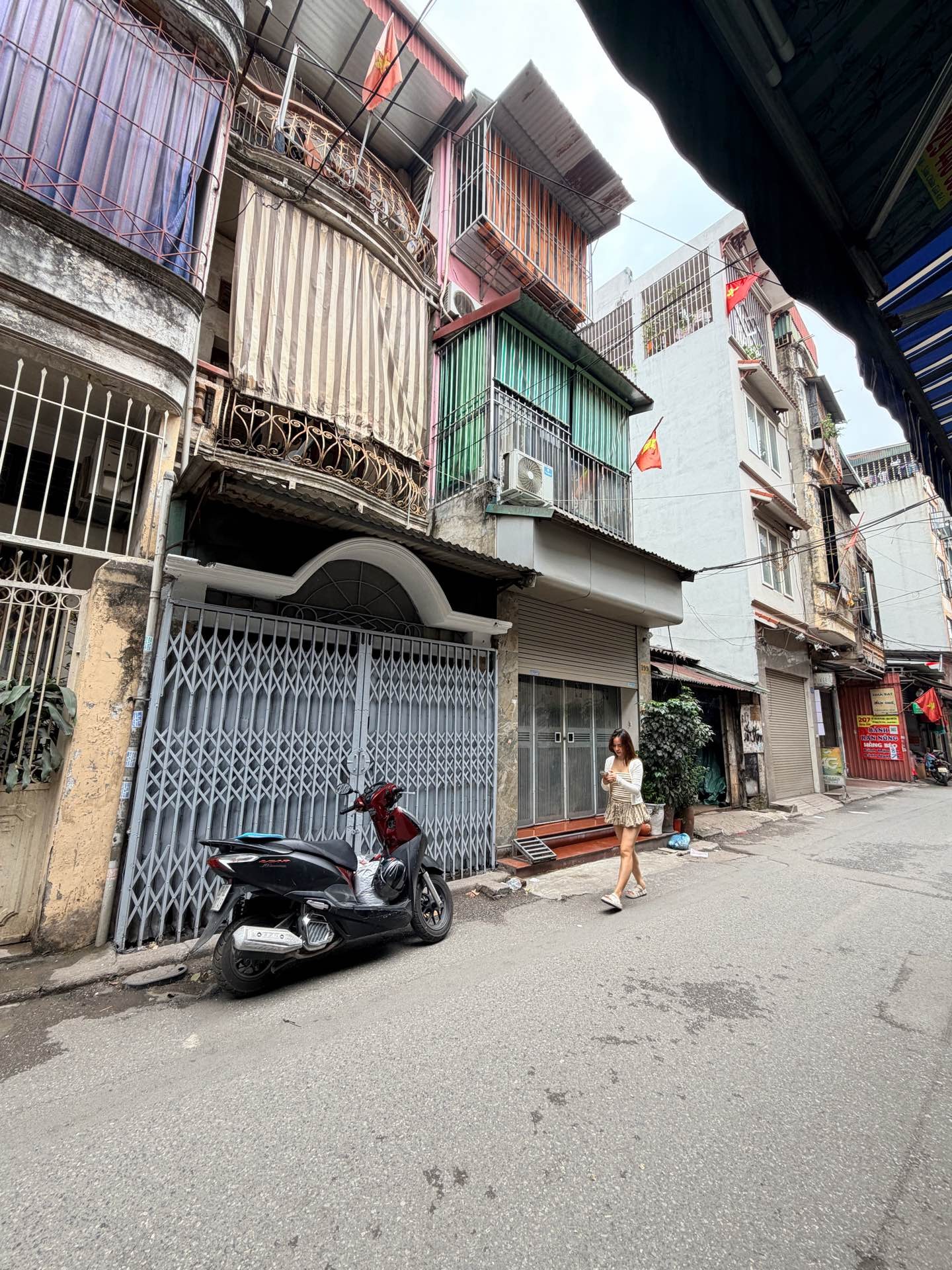 Bán nhà Giáp Bát - diện tích 46m2 3 tầng - Mặt phố kinh doanh sầm uất - giá 17,9 tỷ