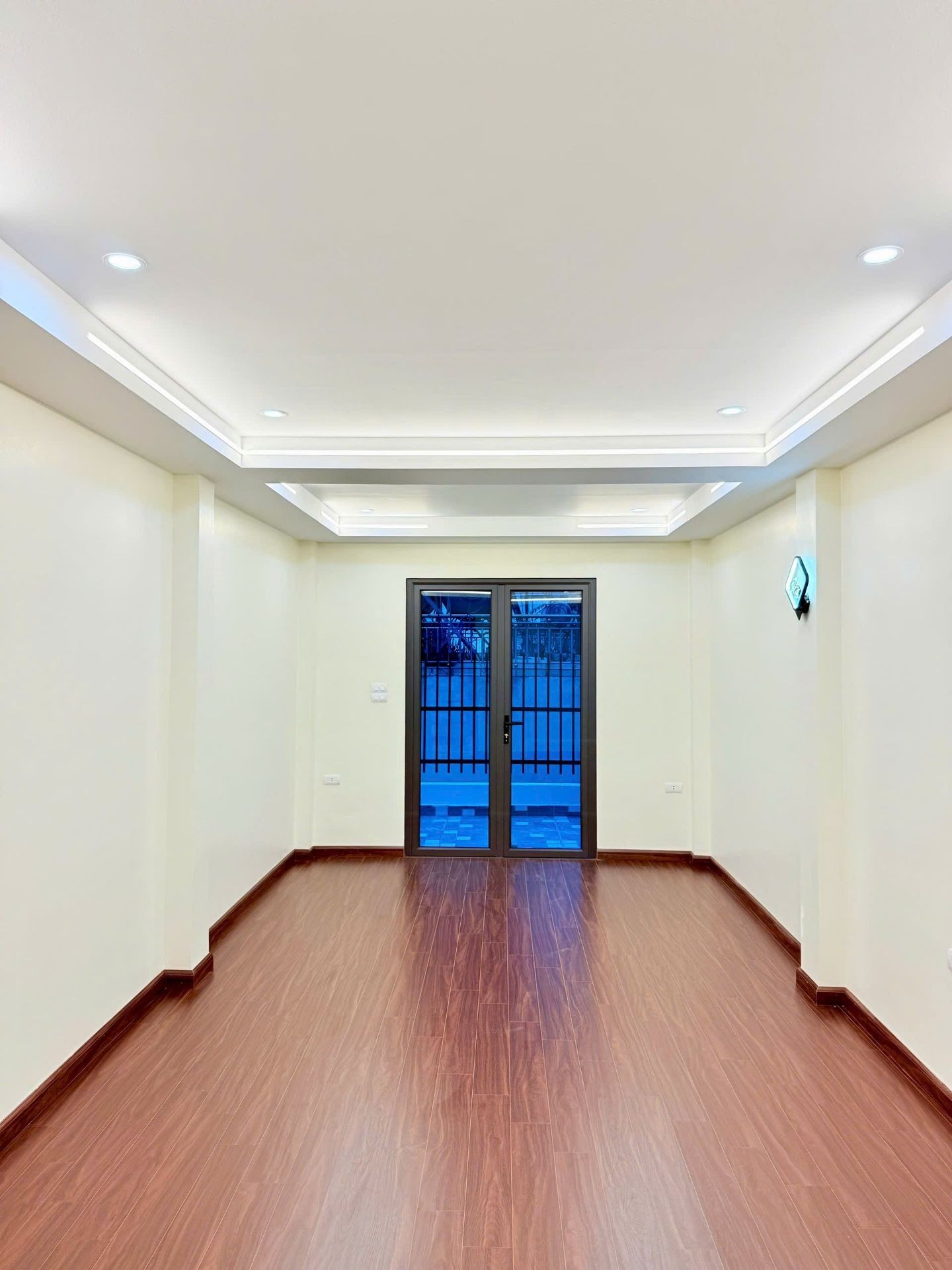 Bán nhà 45 - diện tích 46m2 7 tầng - Ô tô vào nhà - giá 19,5 tỷ