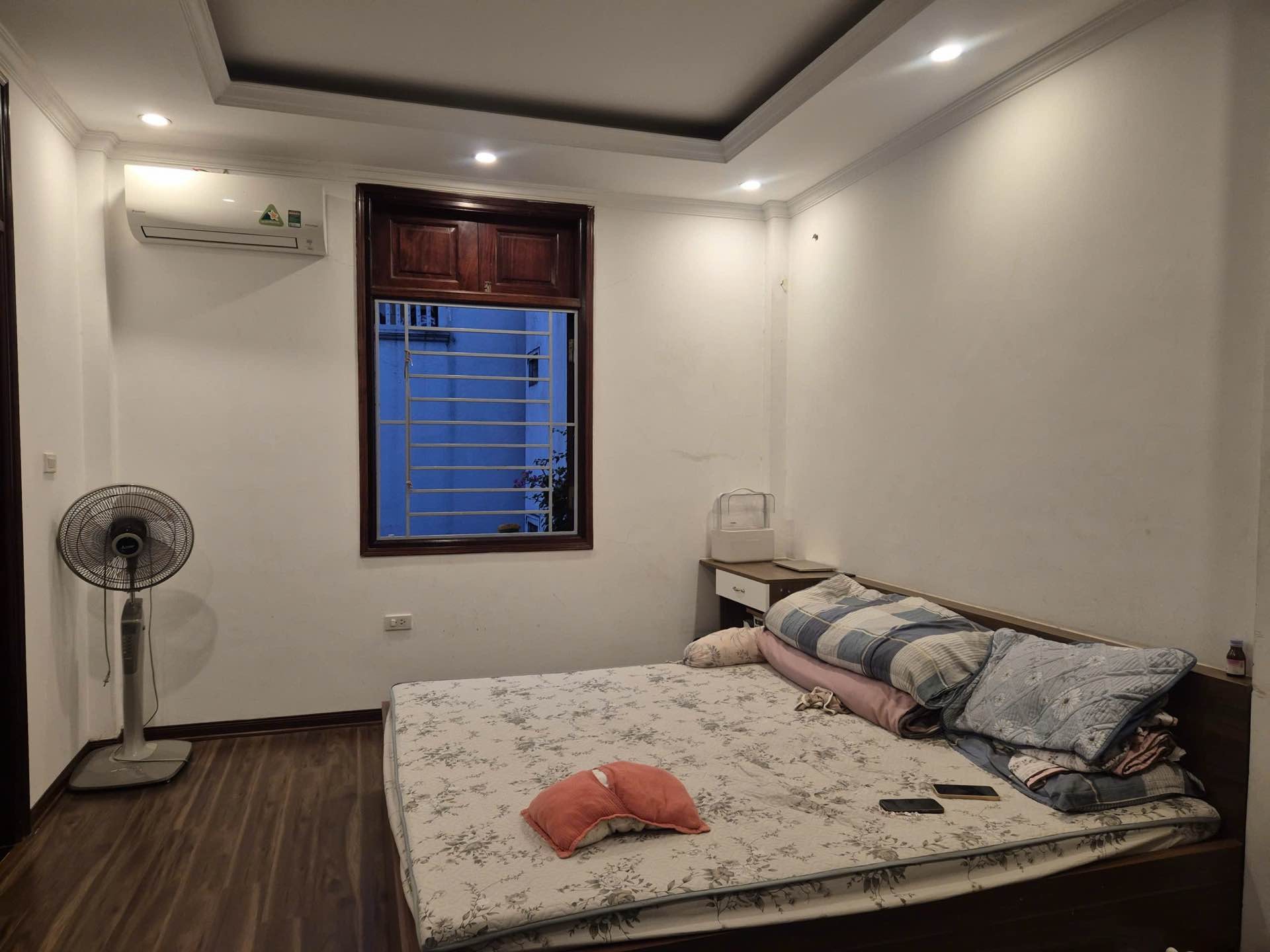 Bán nhà Tân Mai - diện tích 35m2 4 tầng - 2 mặt ngõ phân lô vỉa hè ô tô tránh - giá 13 tỷ
