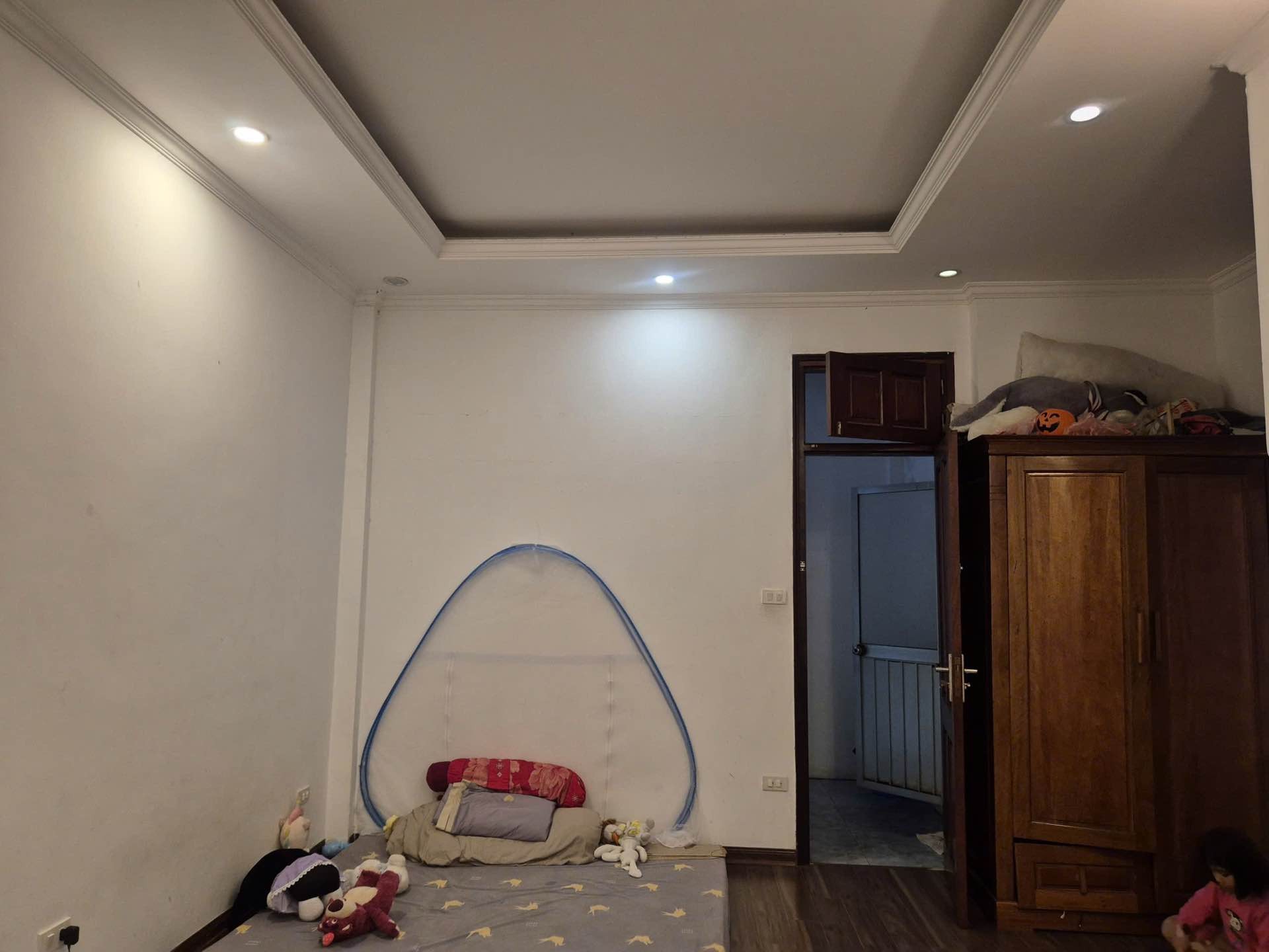 Bán nhà Tân Mai - diện tích 35m2 4 tầng - 2 mặt ngõ phân lô vỉa hè ô tô tránh - giá 13 tỷ