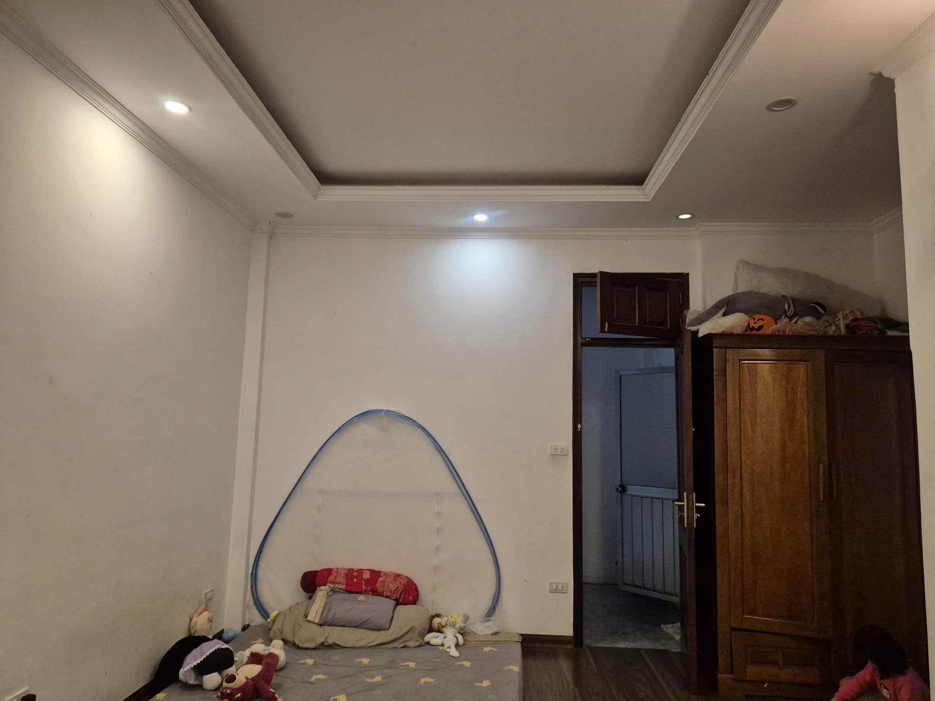 Bán nhà Tân Mai - diện tích 35m2 4 tầng - 2 mặt ngõ phân lô vỉa hè ô tô tránh - giá 13 tỷ