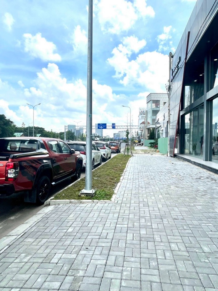 Bán nhà Nguyễn Văn Linh - diện tích 100m2 1 tầng - Mặt tiền kinh doanh - giá 23,9 tỷ