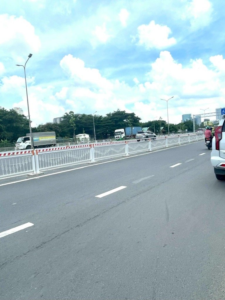 Bán nhà Nguyễn Văn Linh - diện tích 100m2 1 tầng - Mặt tiền kinh doanh - giá 23,9 tỷ