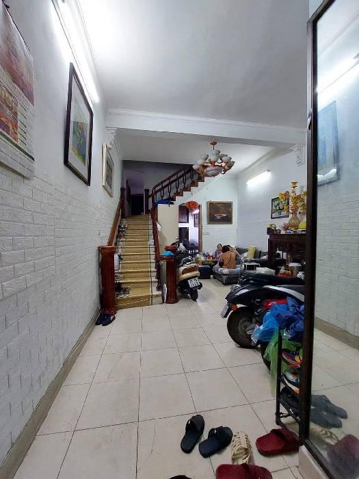 Bán nhà Tương Mai - diện tích 77.8m2 3 tầng - Ngõ 2 ô tô tránh - giá 25 tỷ