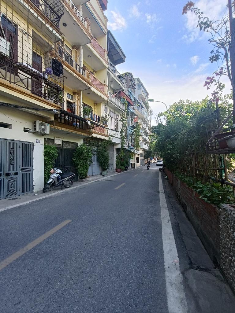 Bán nhà Tương Mai - diện tích 77.8m2 3 tầng - Ngõ 2 ô tô tránh - giá 25 tỷ