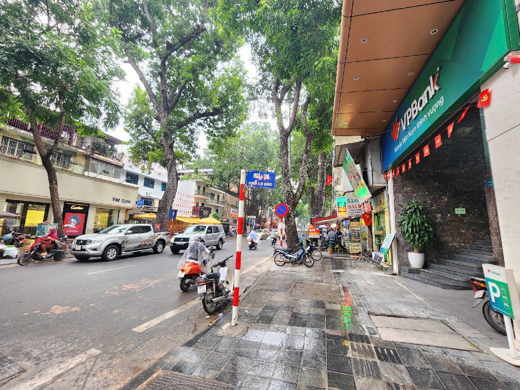 Bán nhà Lò Đúc - diện tích 41m2 2 tầng - ô tô vào tận sân - giá 14,5 tỷ