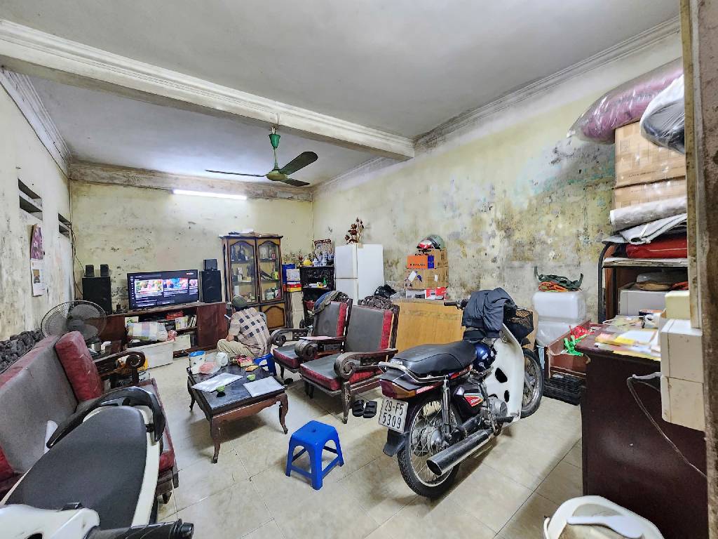 Bán nhà Lò Đúc - diện tích 41m2 2 tầng - ô tô vào tận sân - giá 14,5 tỷ
