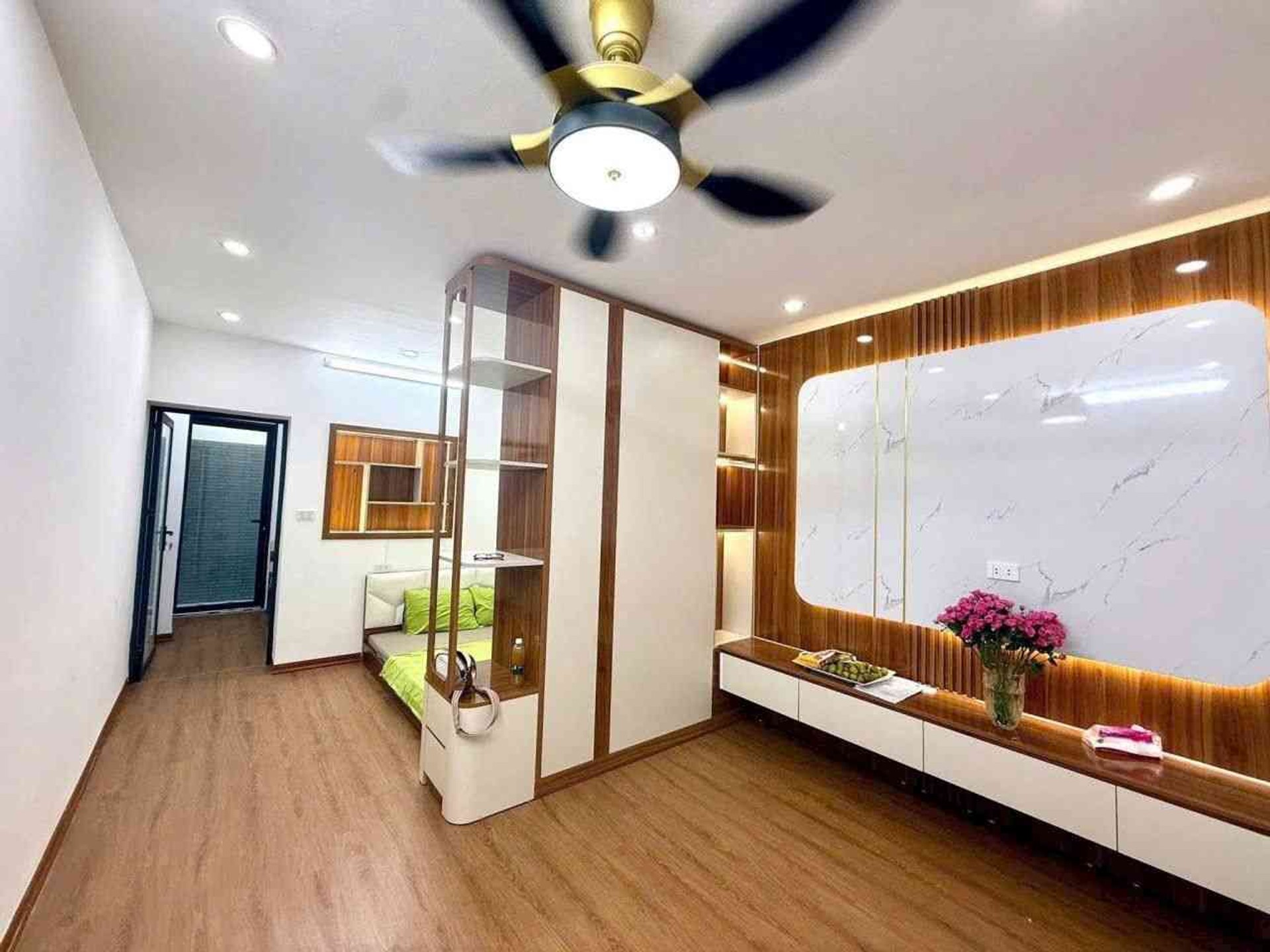 Bán nhà Tân Mai - diện tích 50m2 4 tầng - Ô tô đỗ sát nhà - giá 3,48 tỷ