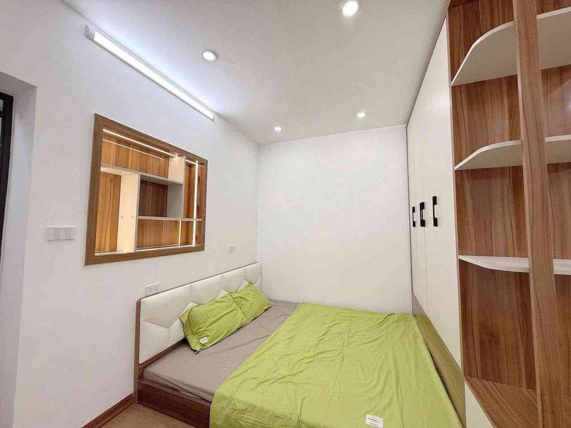 Bán nhà Tân Mai - diện tích 50m2 4 tầng - Ô tô đỗ sát nhà - giá 3,48 tỷ