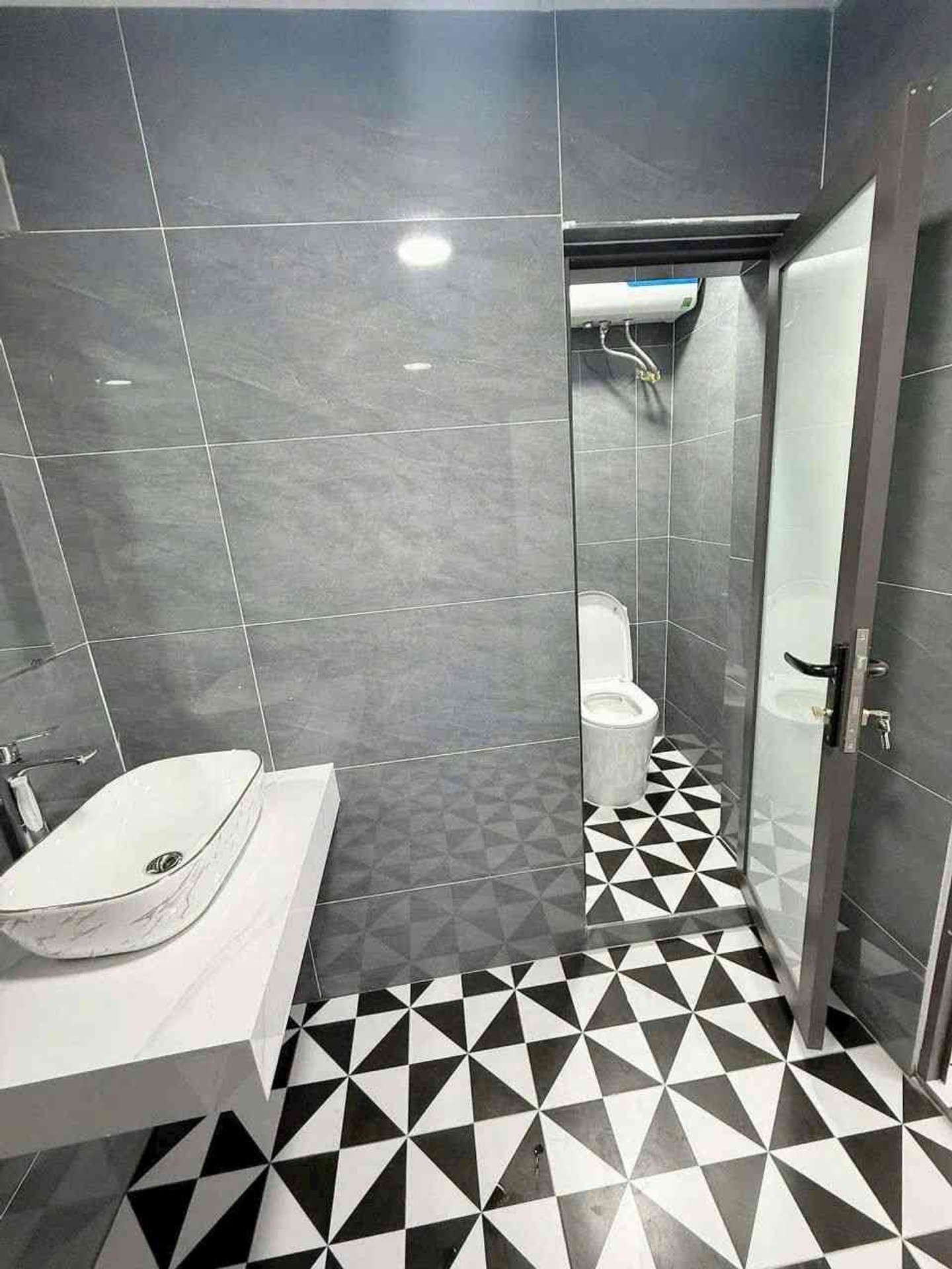 Bán nhà Tân Mai - diện tích 50m2 4 tầng - Ô tô đỗ sát nhà - giá 3,48 tỷ