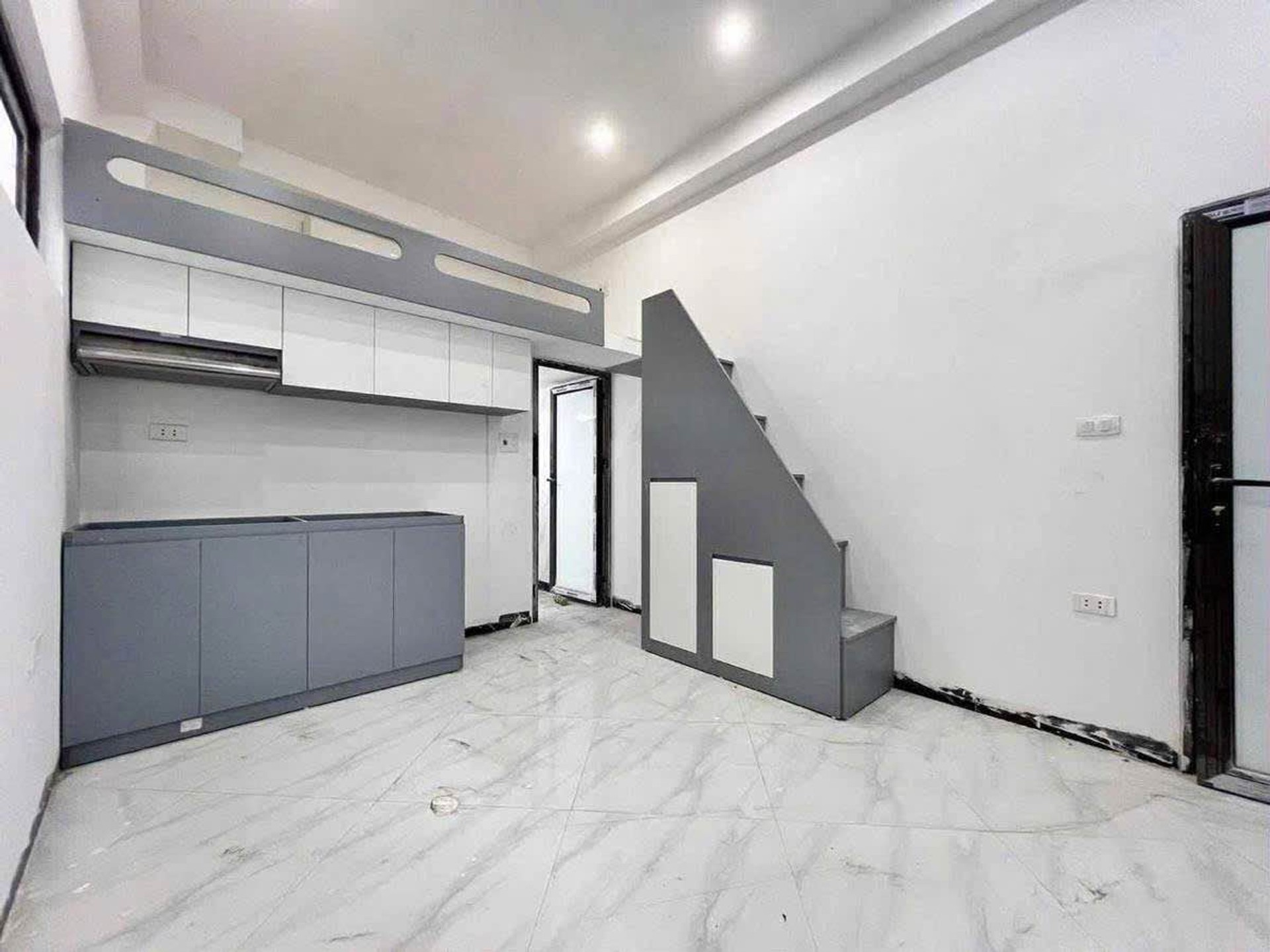 Bán nhà Vũ Tông Phan - diện tích 62m2 6 tầng - Thang máy, ô tô qua nhà - giá 16,5 tỷ