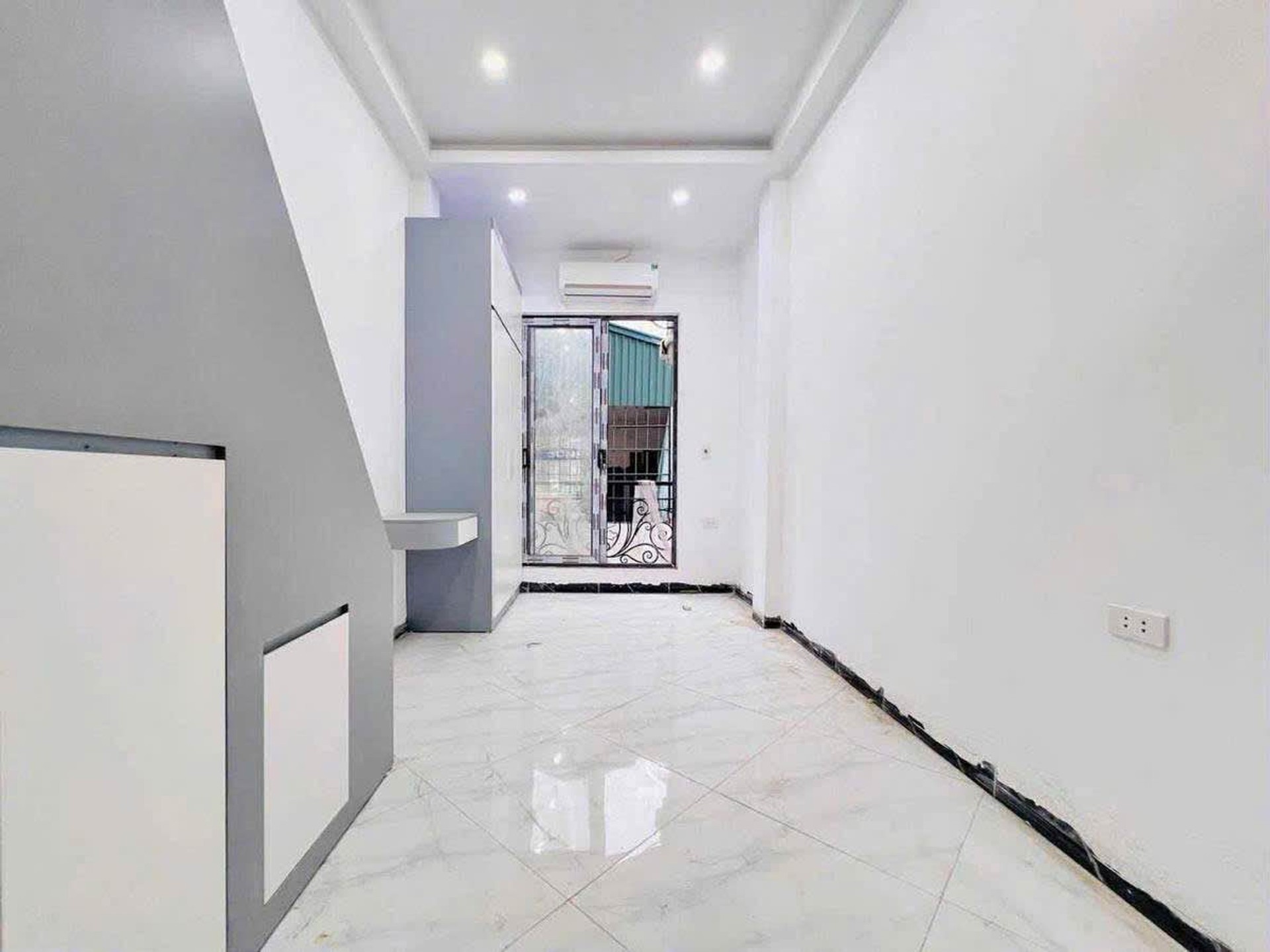 Bán nhà Vũ Tông Phan - diện tích 62m2 6 tầng - Thang máy, ô tô qua nhà - giá 16,5 tỷ