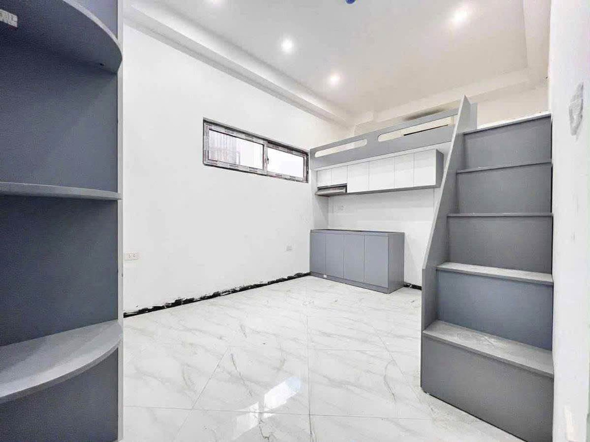 Bán nhà Vũ Tông Phan - diện tích 62m2 6 tầng - Thang máy, ô tô qua nhà - giá 16,5 tỷ