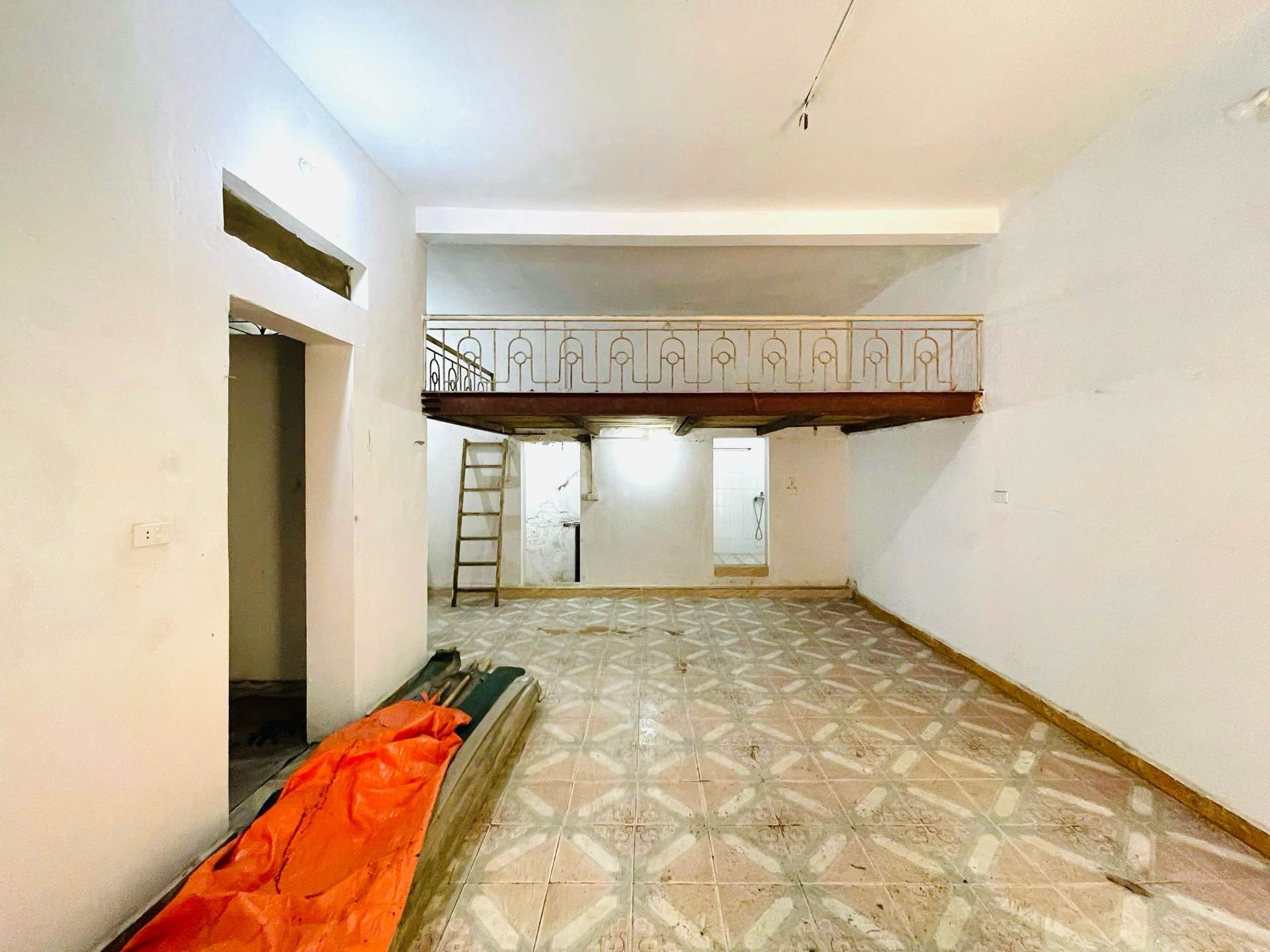 Bán nhà Kim Đồng - diện tích 80m2 2 tầng - Ngõ nông thoáng - giá 24 tỷ