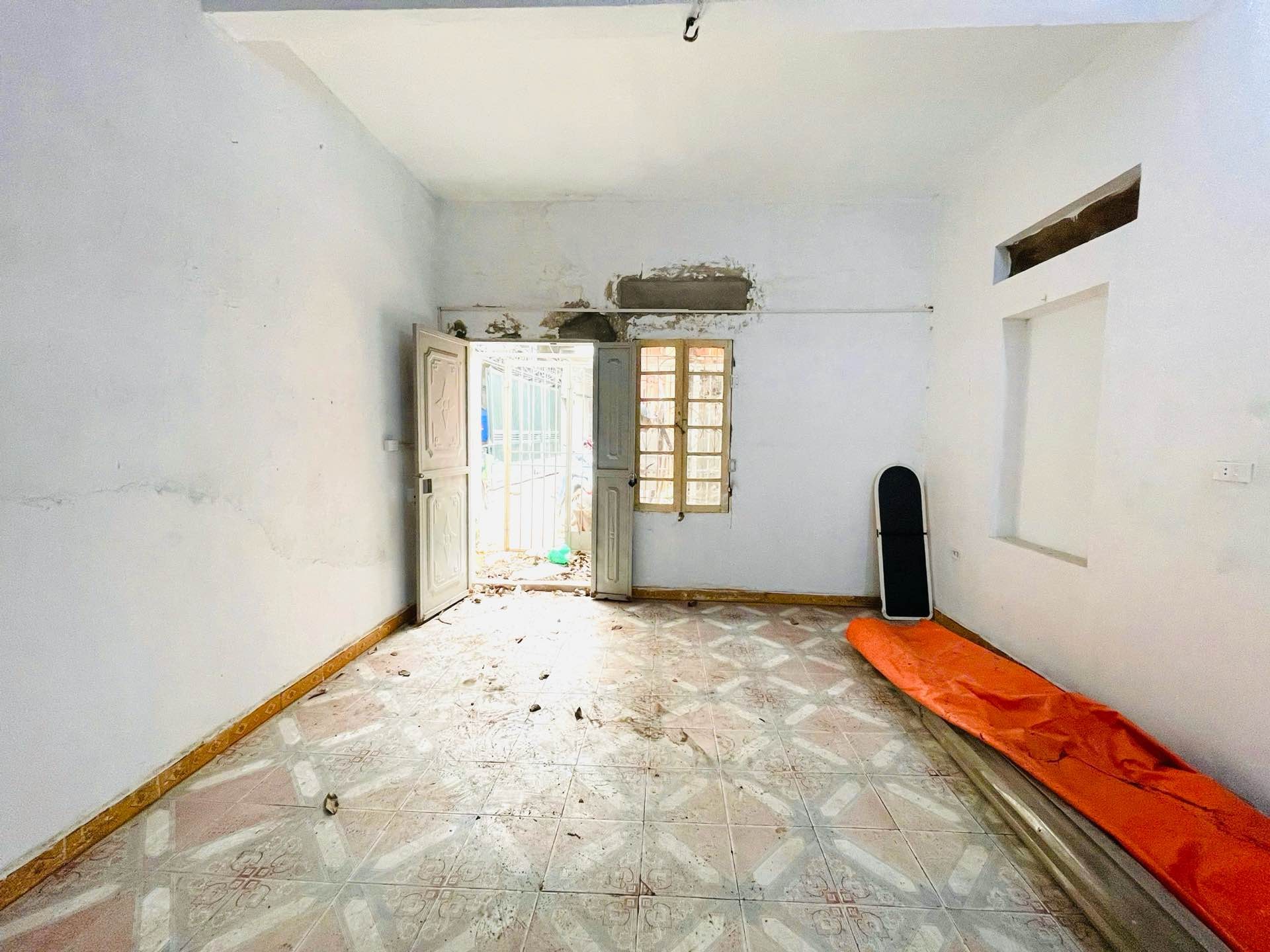 Bán nhà Kim Đồng - diện tích 80m2 2 tầng - Ngõ nông thoáng - giá 24 tỷ