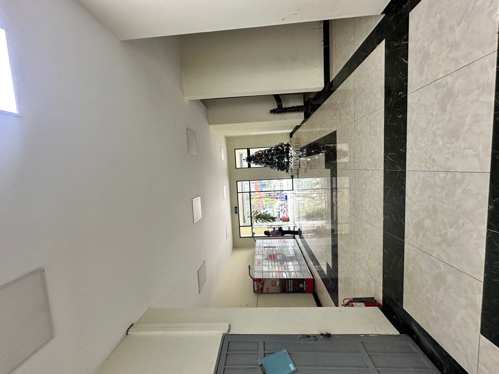 Bán nhà Hoàng Mai - diện tích 90m2 7 tầng - Lô góc 3 thoáng - giá 7,8 tỷ