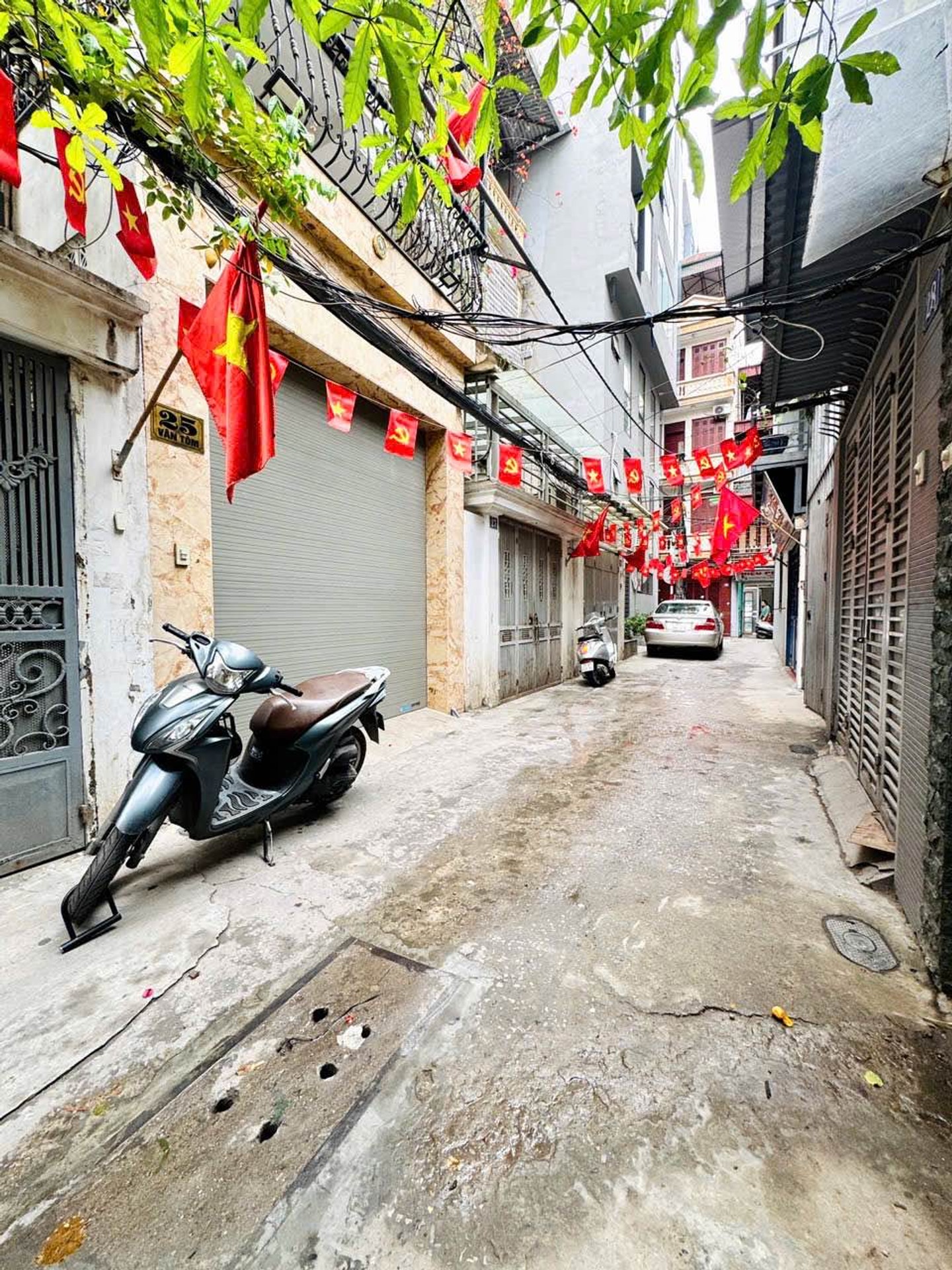 Bán nhà Thái Thịnh - diện tích 61.7m2 7 tầng - Ô TÔ - giá 26 tỷ