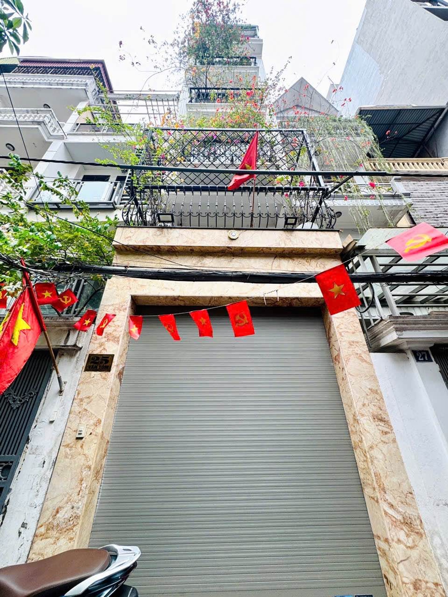 Bán nhà Thái Thịnh - diện tích 61.7m2 7 tầng - Ô TÔ - giá 26 tỷ