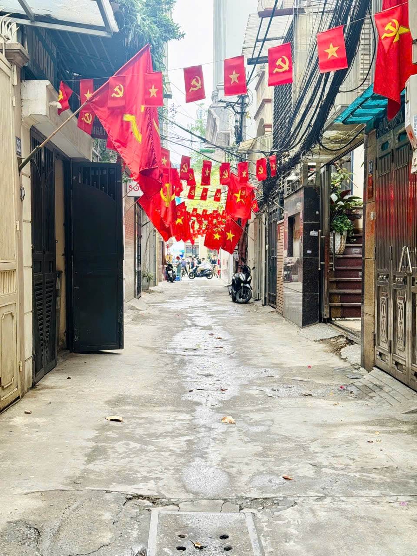 Bán nhà Thái Thịnh - diện tích 61.7m2 7 tầng - Ô TÔ - giá 26 tỷ