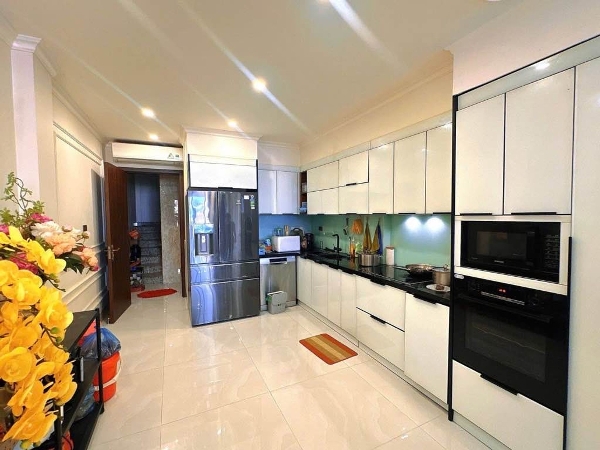 Bán nhà Thái Thịnh - diện tích 61.7m2 7 tầng - Ô TÔ - giá 26 tỷ