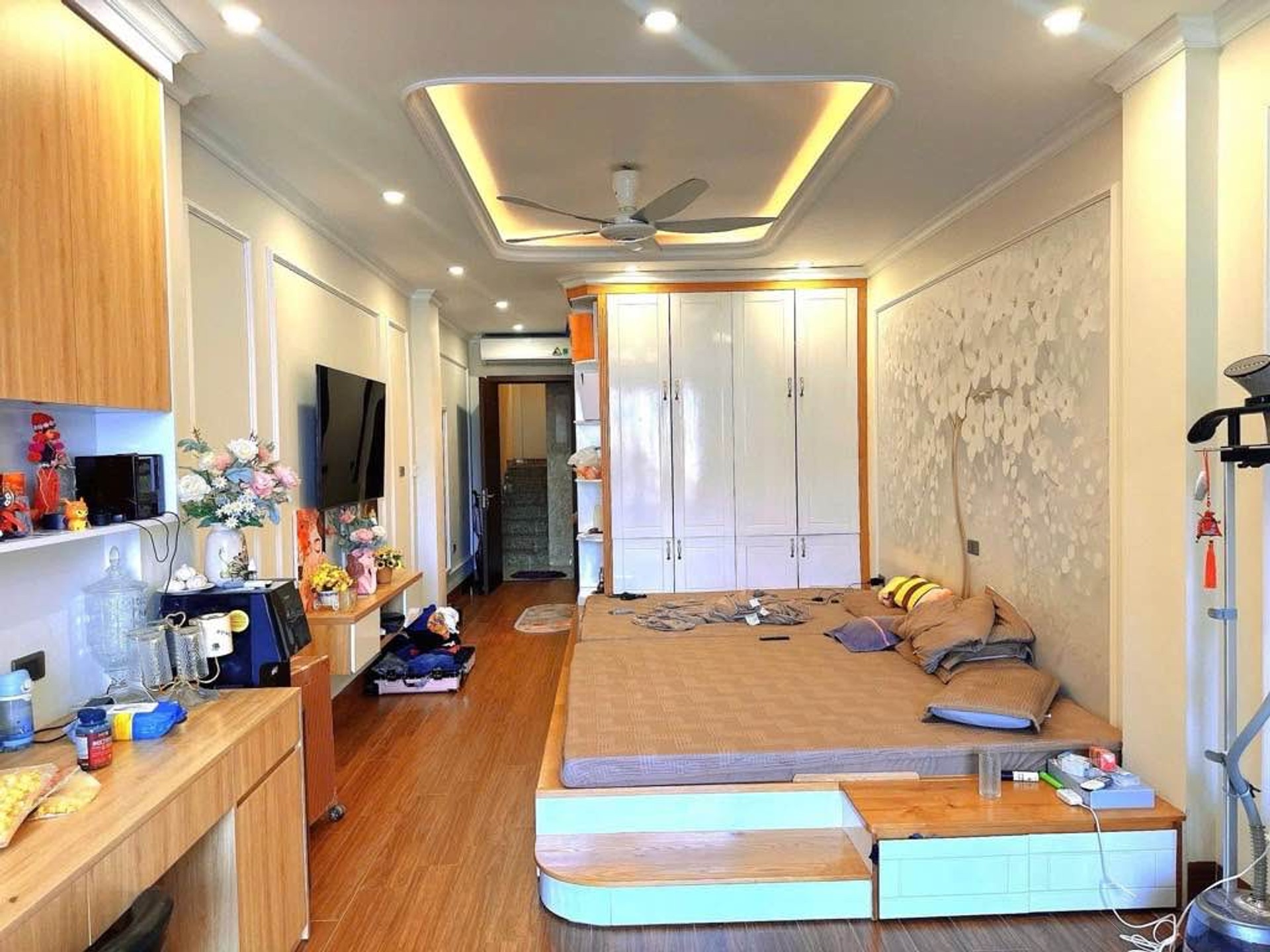 Bán nhà Thái Thịnh - diện tích 61.7m2 7 tầng - Ô TÔ - giá 26 tỷ