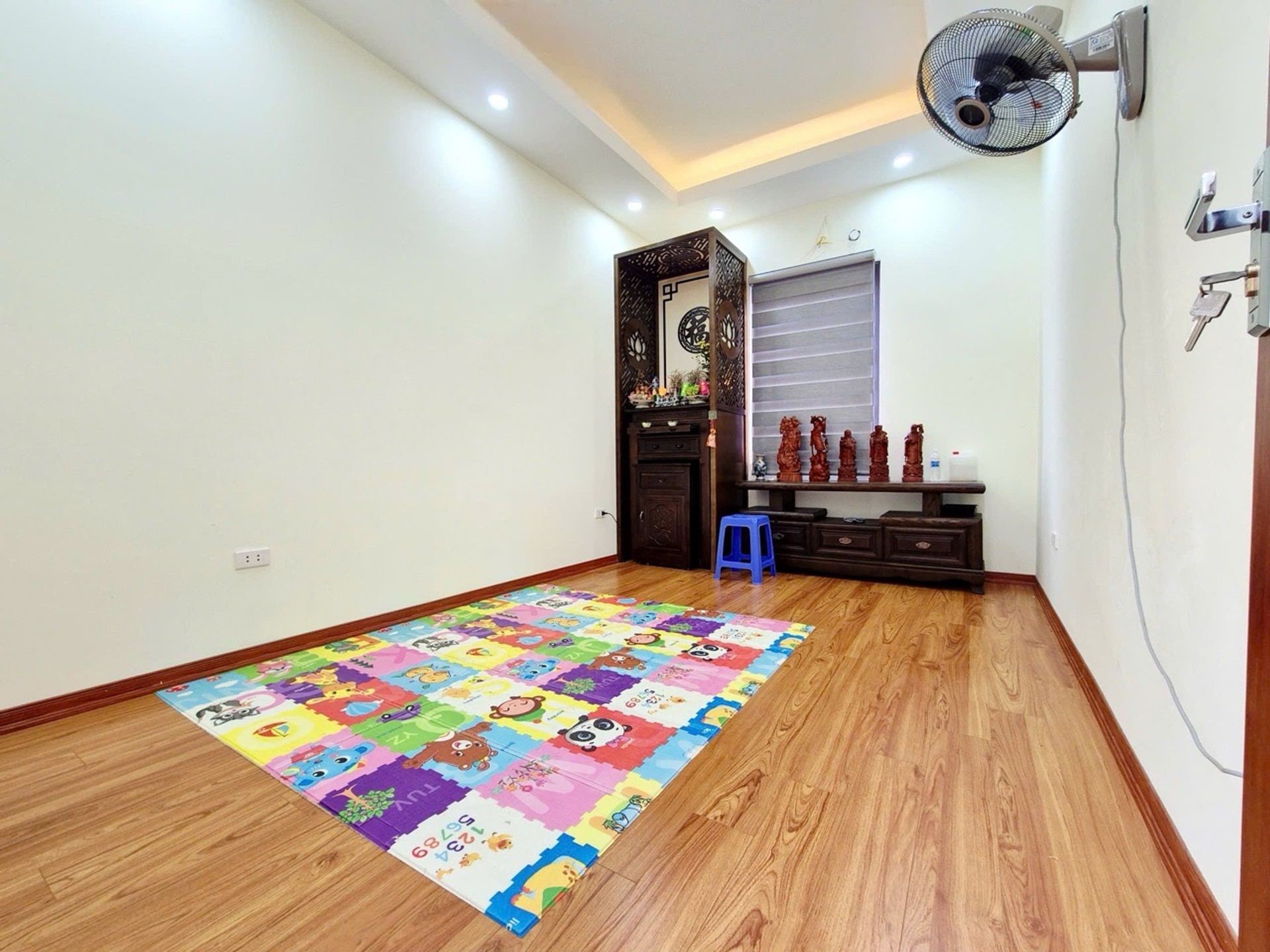 Bán nhà Định Công Hạ - diện tích 62m2 3 tầng - Ngõ Thông - giá 4,95 tỷ