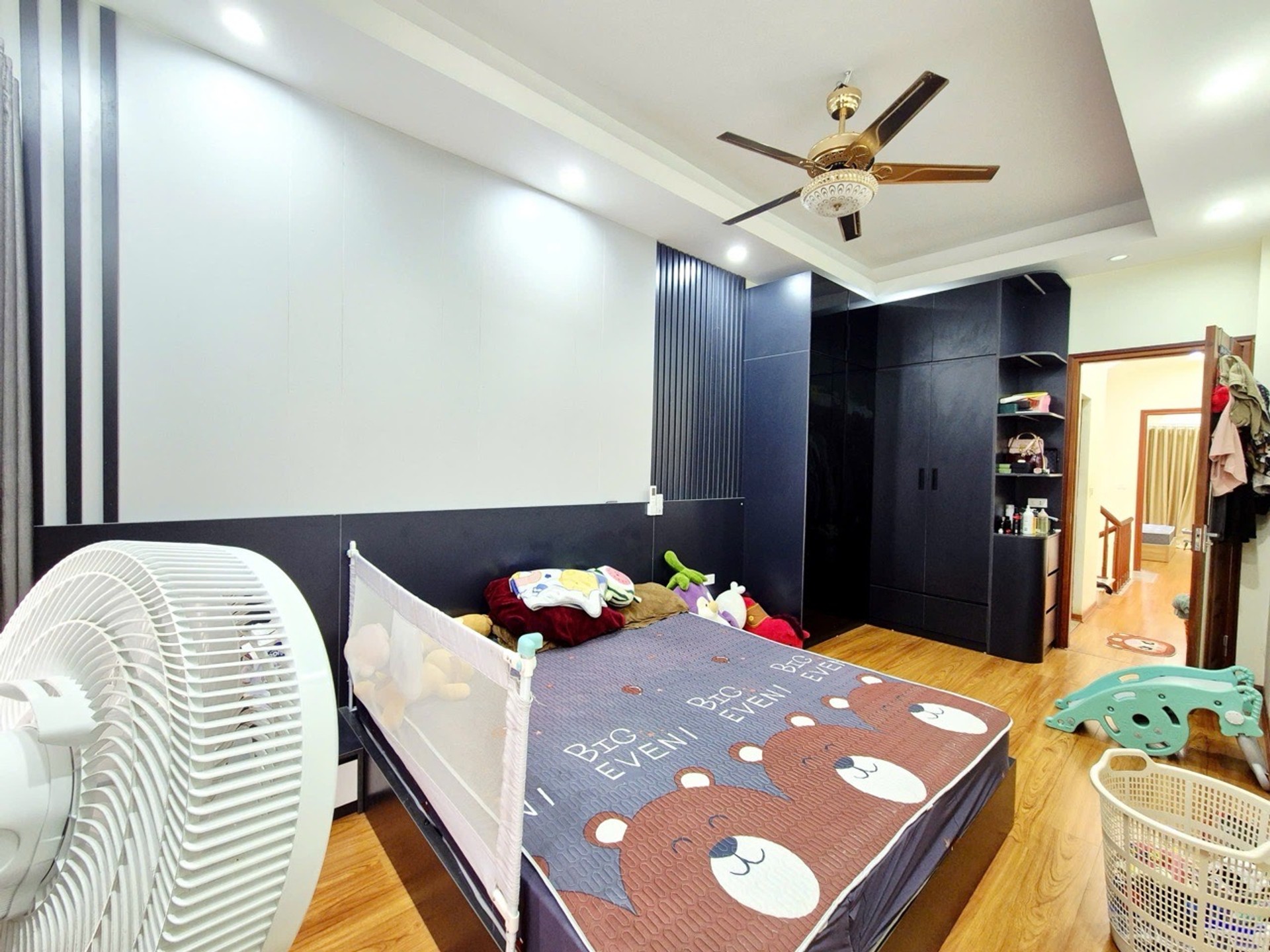 Bán nhà Định Công Hạ - diện tích 62m2 3 tầng - Ngõ Thông - giá 4,95 tỷ