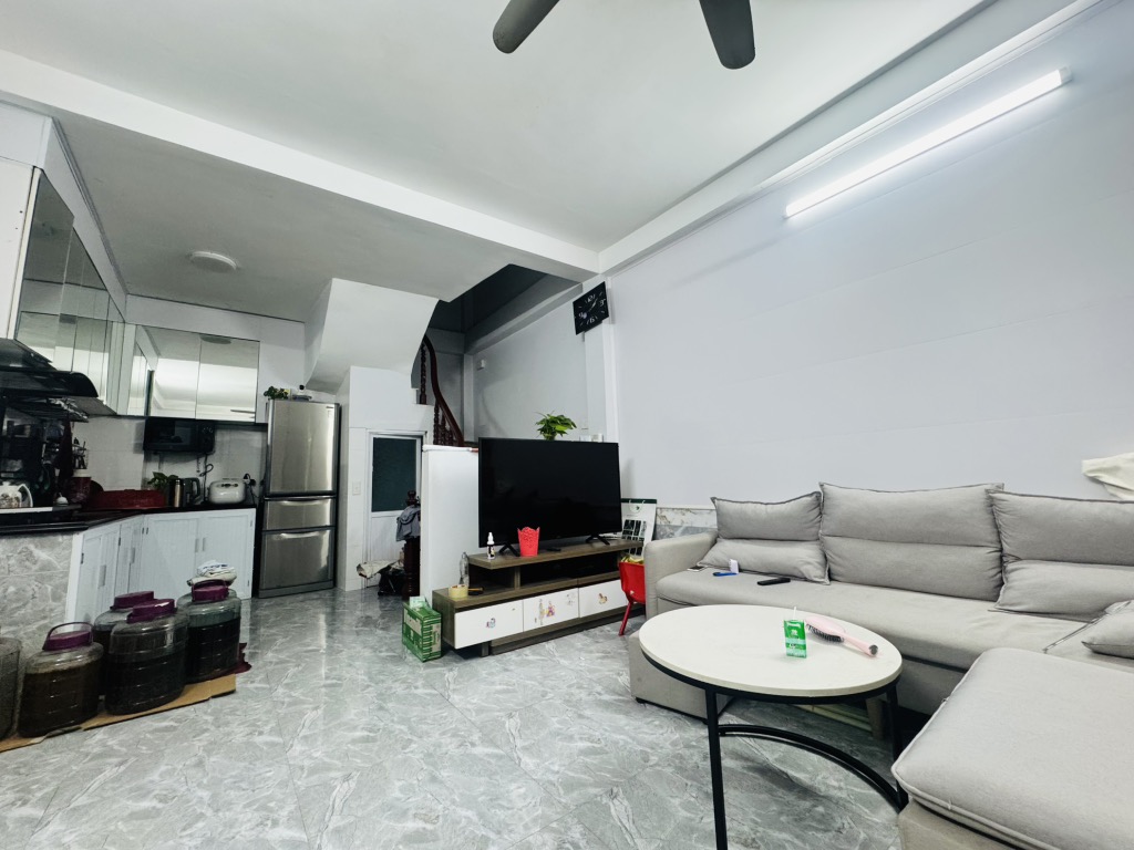 Bán nhà Đông Thiên - diện tích 32m2 4 tầng - ngõ rộng, gần ô tô - giá 5,85 tỷ
