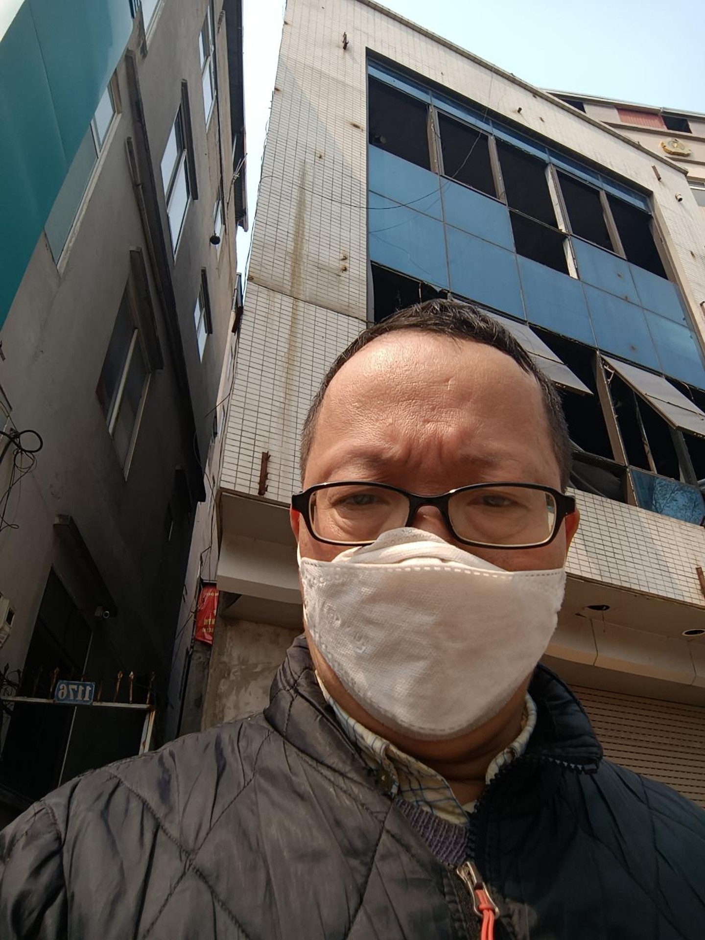 Bán nhà Láng - diện tích 108m2 3 tầng - Lô góc 3 mặt thoáng - giá 68,8 tỷ