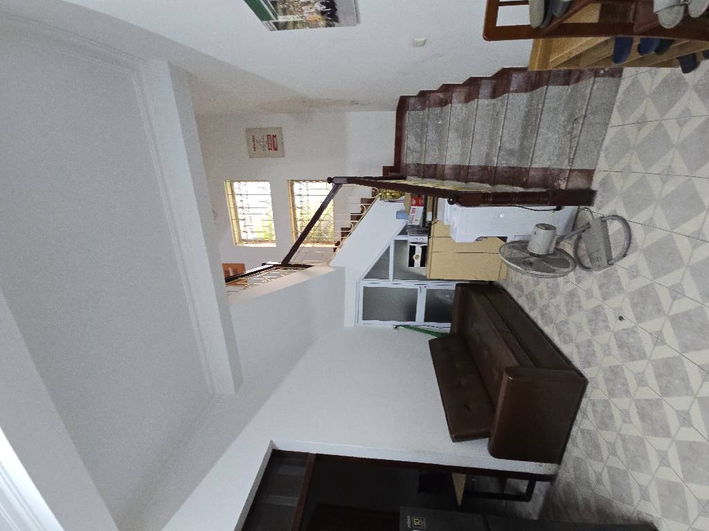 Bán nhà Trương Định - diện tích 305m2 4 tầng - Mặt ngõ to, phù hợp xây tòa văn phòng - giá 105 tỷ