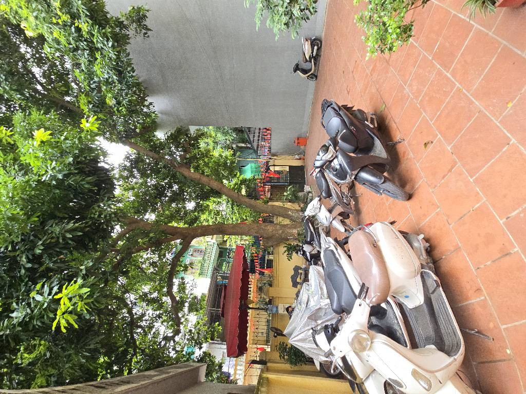 Bán nhà Trương Định - diện tích 305m2 4 tầng - Mặt ngõ to, phù hợp xây tòa văn phòng - giá 105 tỷ