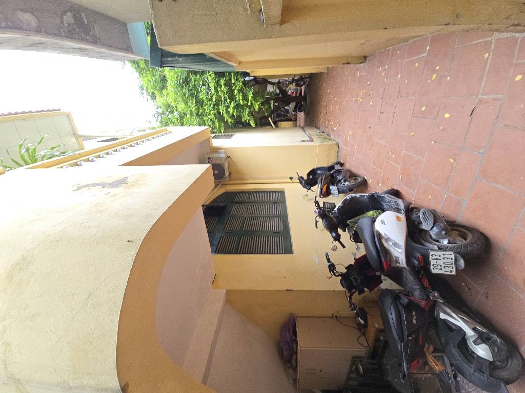 Bán nhà Trương Định - diện tích 305m2 4 tầng - Mặt ngõ to, phù hợp xây tòa văn phòng - giá 105 tỷ