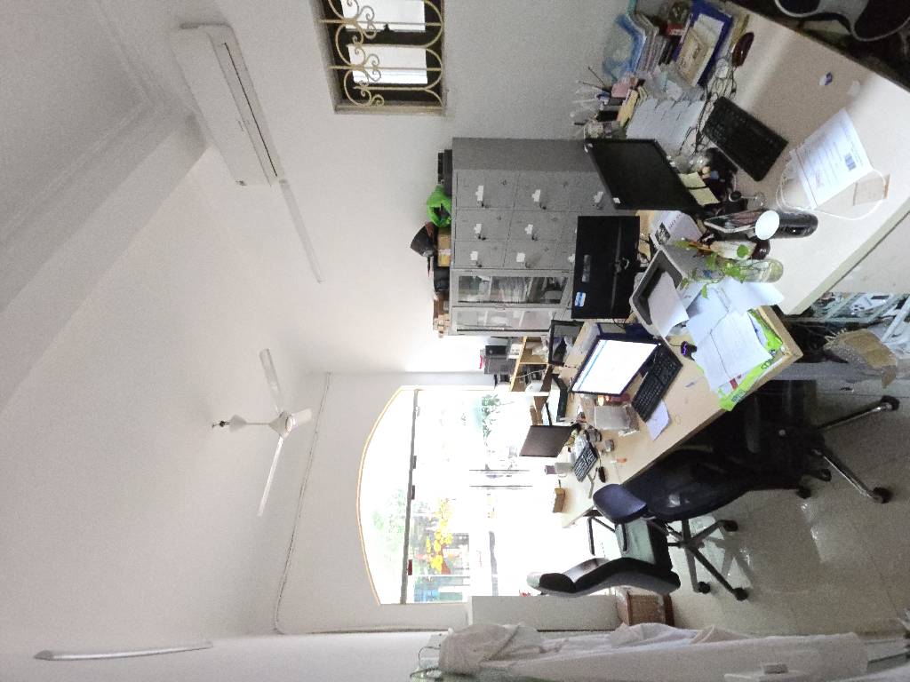 Bán nhà Trương Định - diện tích 305m2 4 tầng - Mặt ngõ to, phù hợp xây tòa văn phòng - giá 105 tỷ