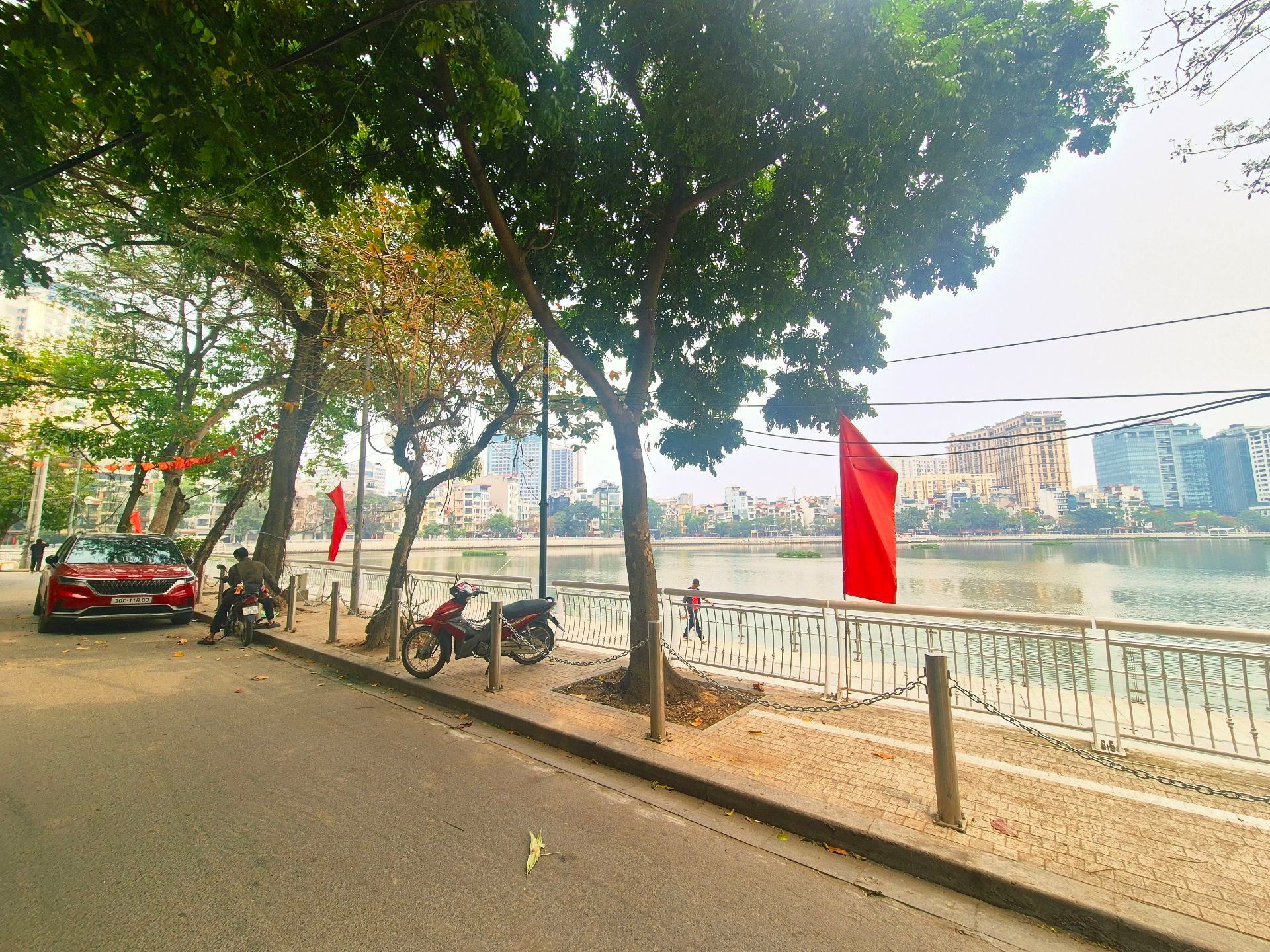 Bán nhà Đặng Tiến Đông - diện tích 55m2 5 tầng - Mặt phố view hồ - kinh doanh đỉnh - giá 33,9 tỷ