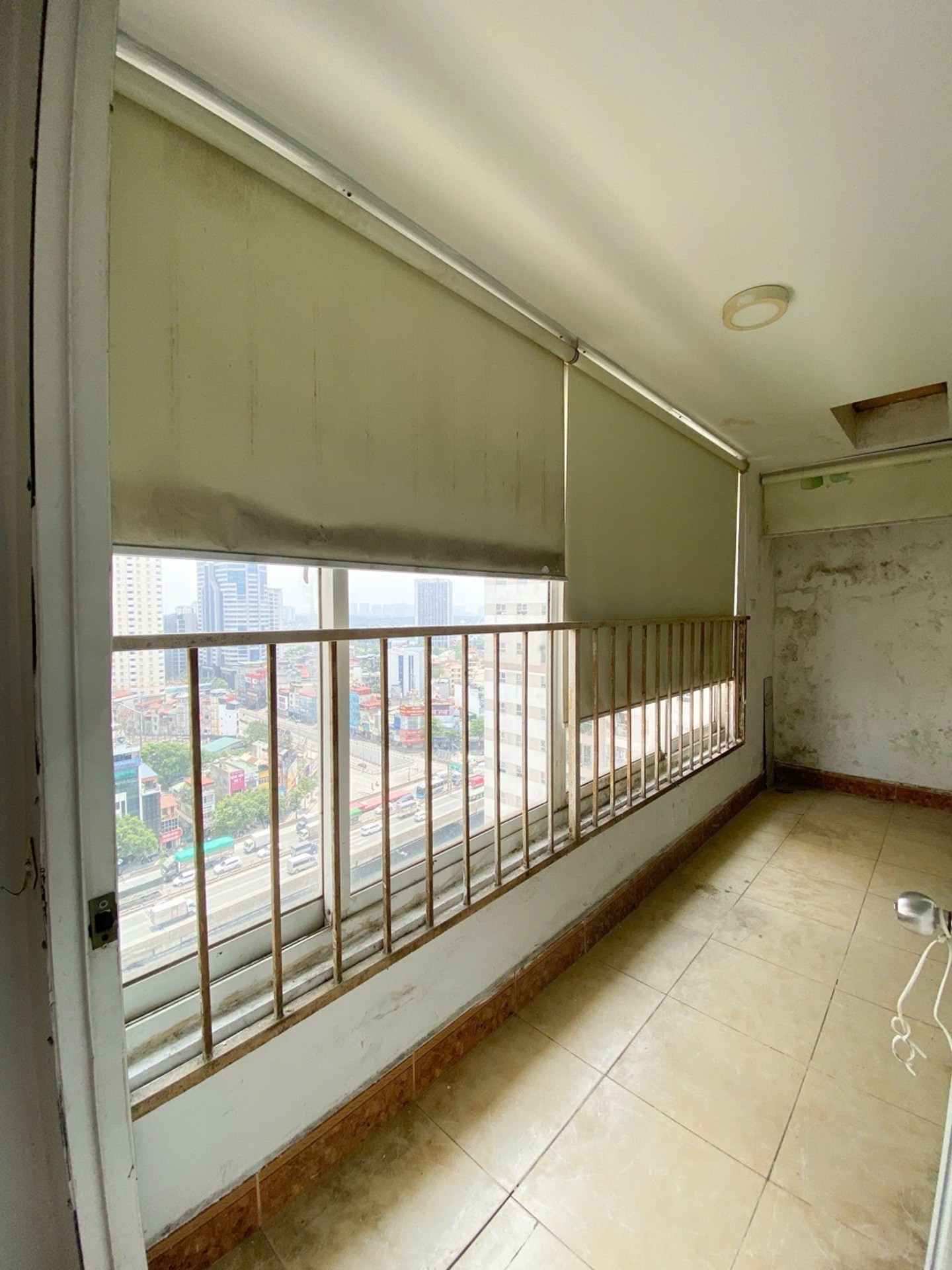 Bán nhà Khuất Duy Tiến - diện tích 90m2 1 tầng - Căn hộ đẹp - giá 6,8 tỷ