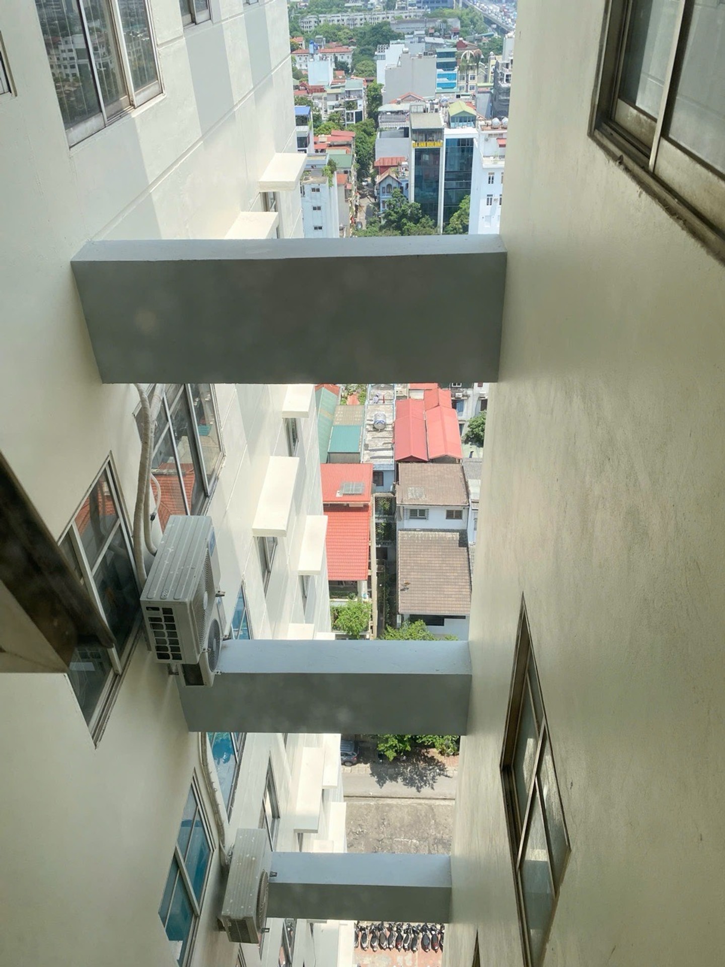 Bán nhà Khuất Duy Tiến - diện tích 90m2 1 tầng - Căn hộ đẹp - giá 6,8 tỷ