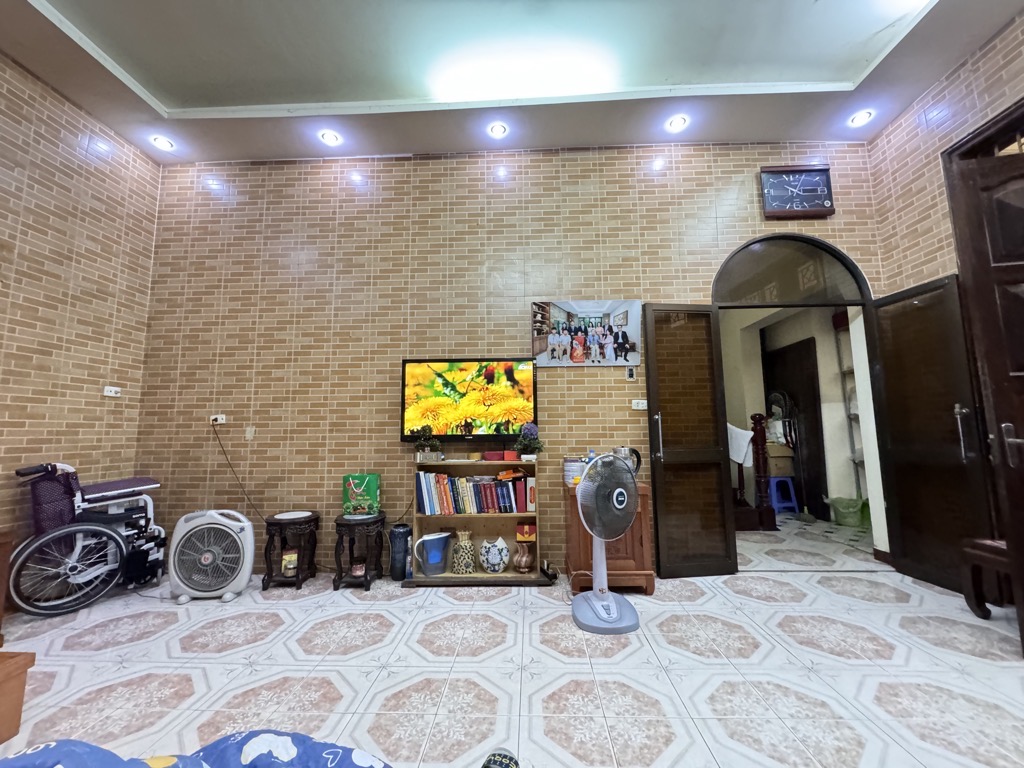 Bán nhà Nguyễn Quý Đức - diện tích 128m2 3 tầng - MẶT PHỐ - giá 39 tỷ