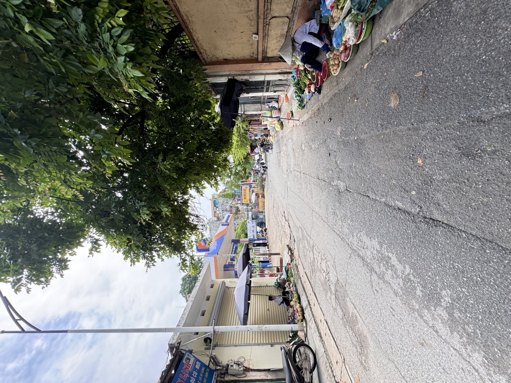 Bán nhà Nguyễn Quý Đức - diện tích 128m2 3 tầng - MẶT PHỐ - giá 39 tỷ