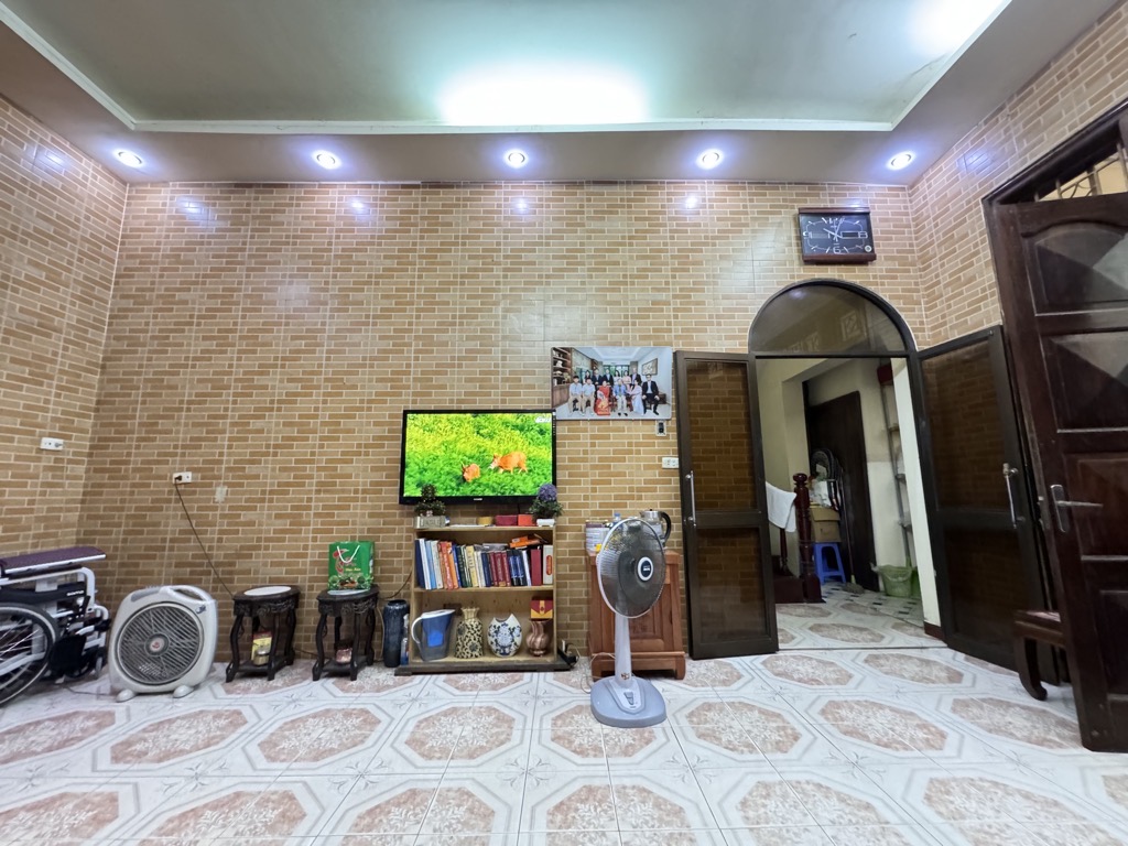 Bán nhà Nguyễn Quý Đức - diện tích 128m2 3 tầng - MẶT PHỐ - giá 39 tỷ